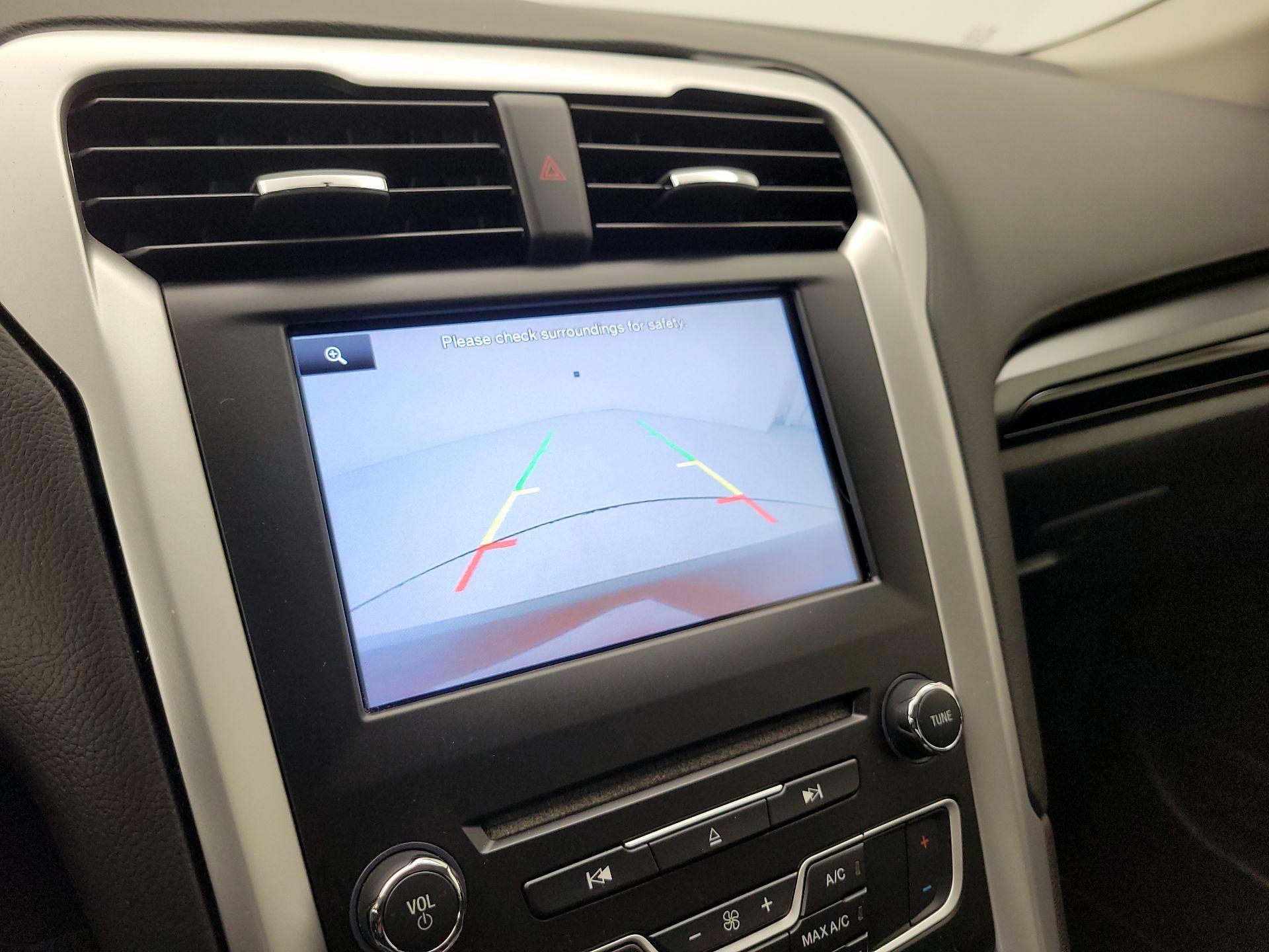 Thumbnail: 2016 Ford Fusion - 14