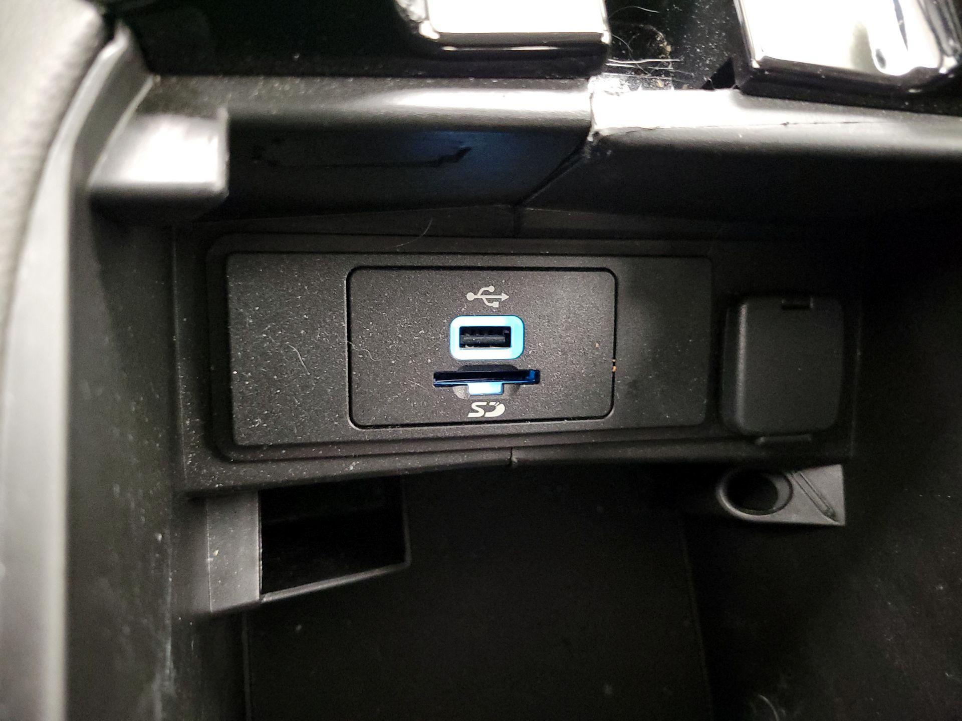 Thumbnail: 2016 Ford Fusion - 18