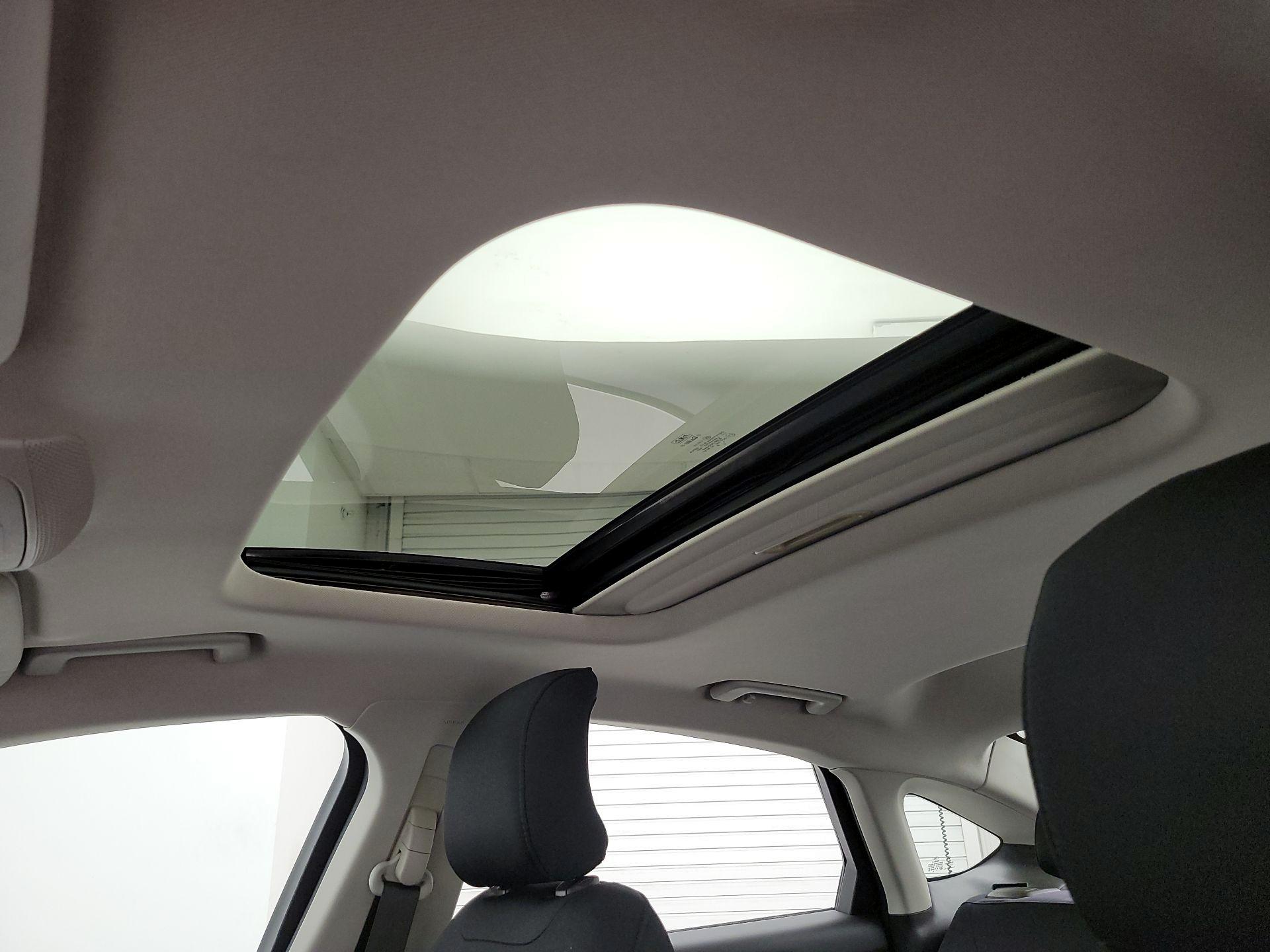 Thumbnail: 2016 Ford Fusion - 19