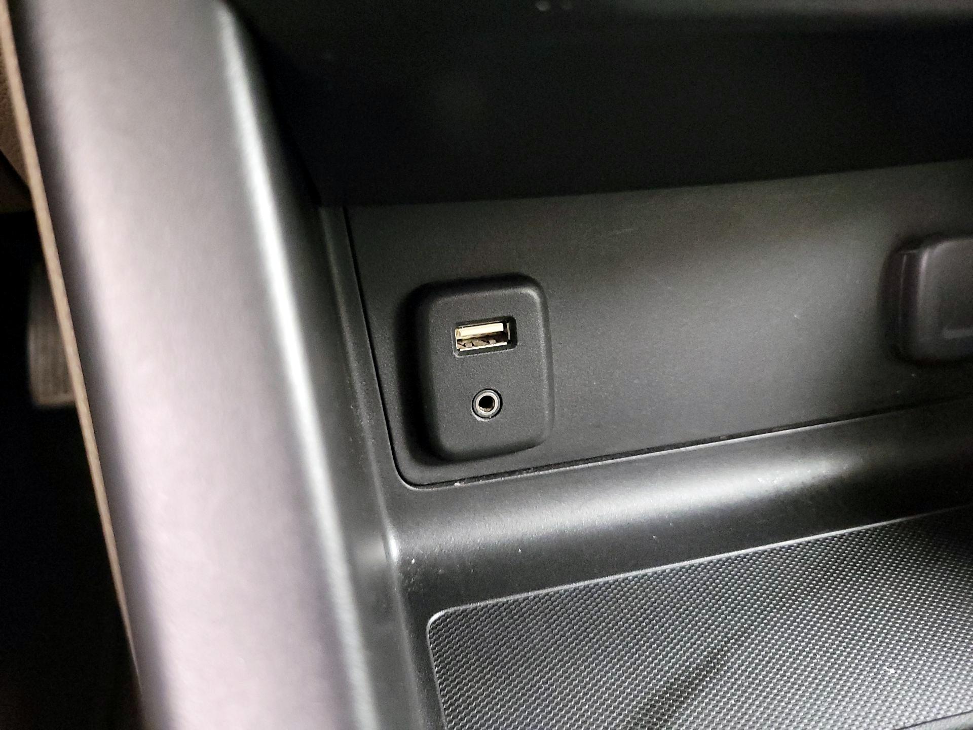 Thumbnail: 2016 GMC Canyon - 18