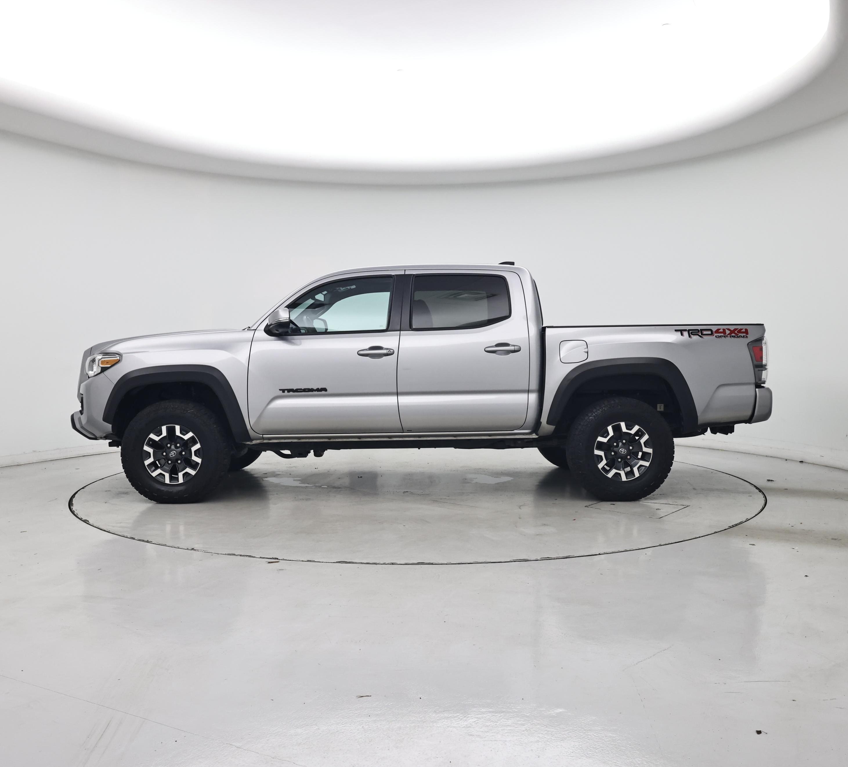 Thumbnail: 2021 Toyota Tacoma - 3