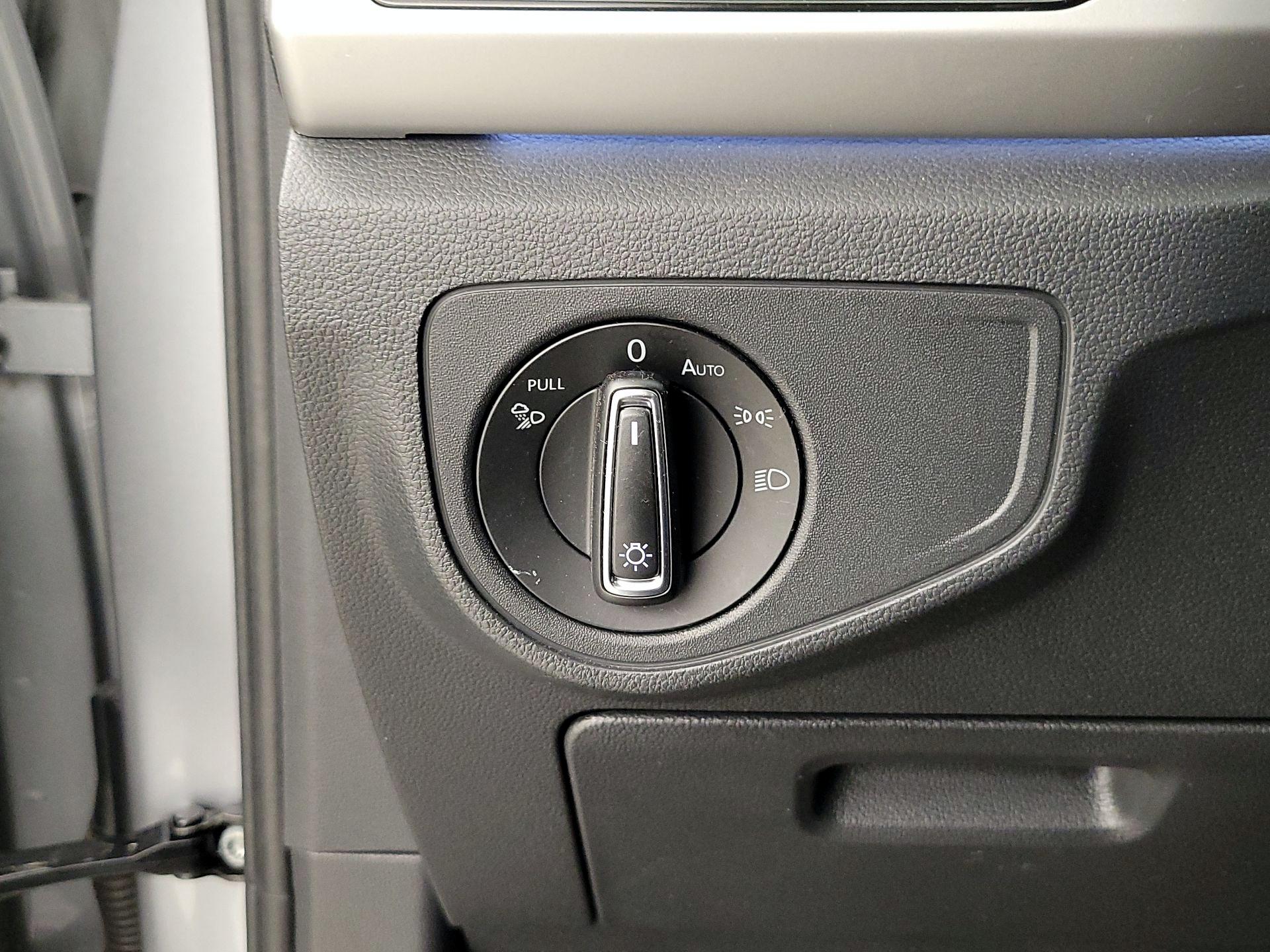 Thumbnail: 2023 Volkswagen Atlas - 13