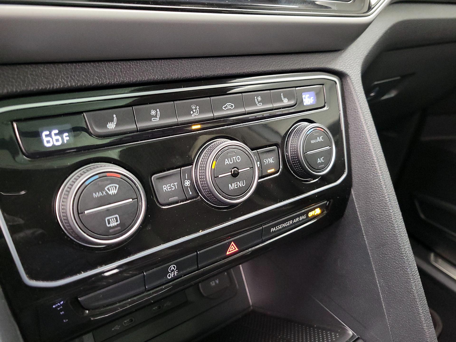 Thumbnail: 2023 Volkswagen Atlas - 17