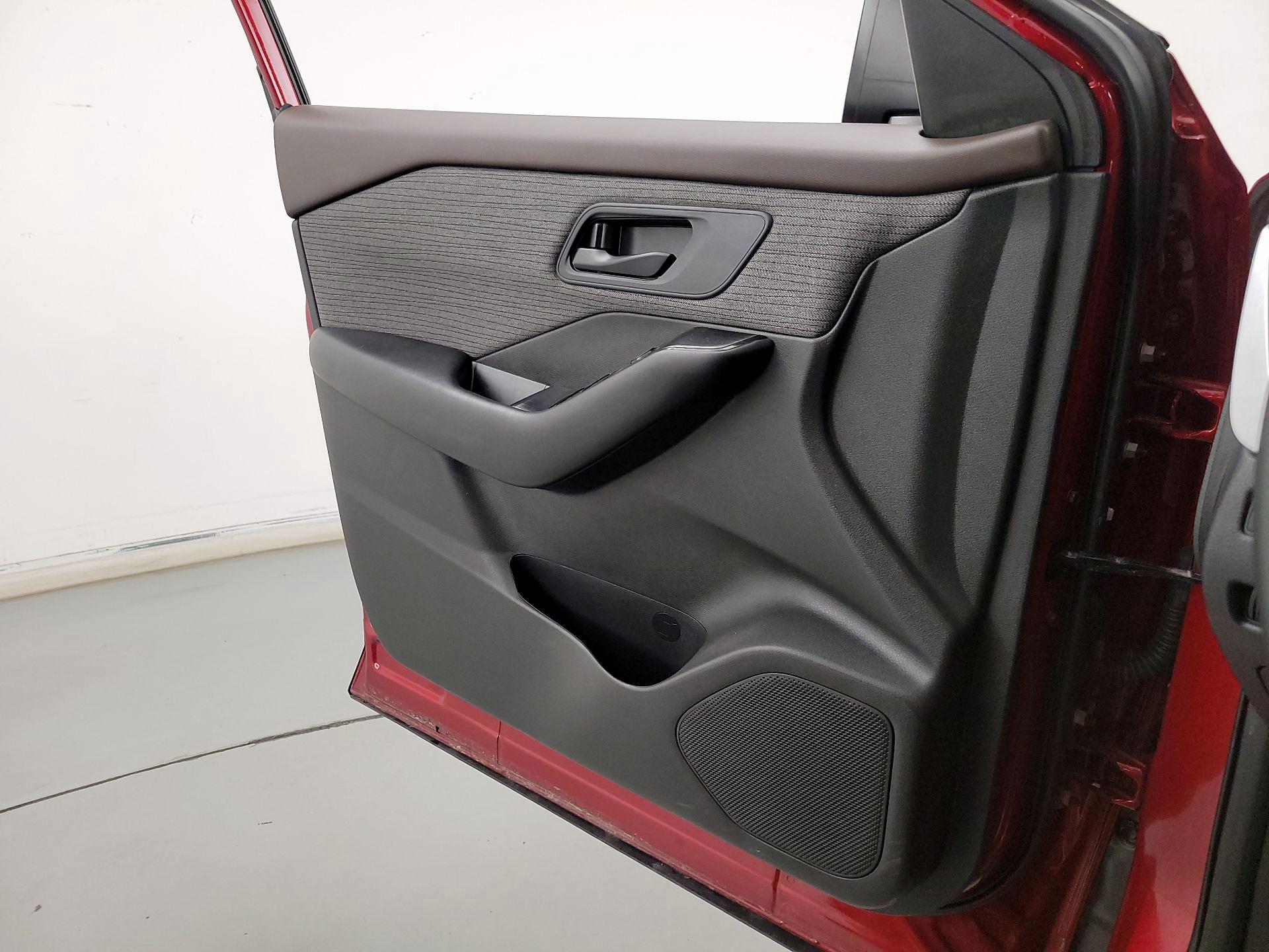 Thumbnail: 2023 Nissan Rogue - 12