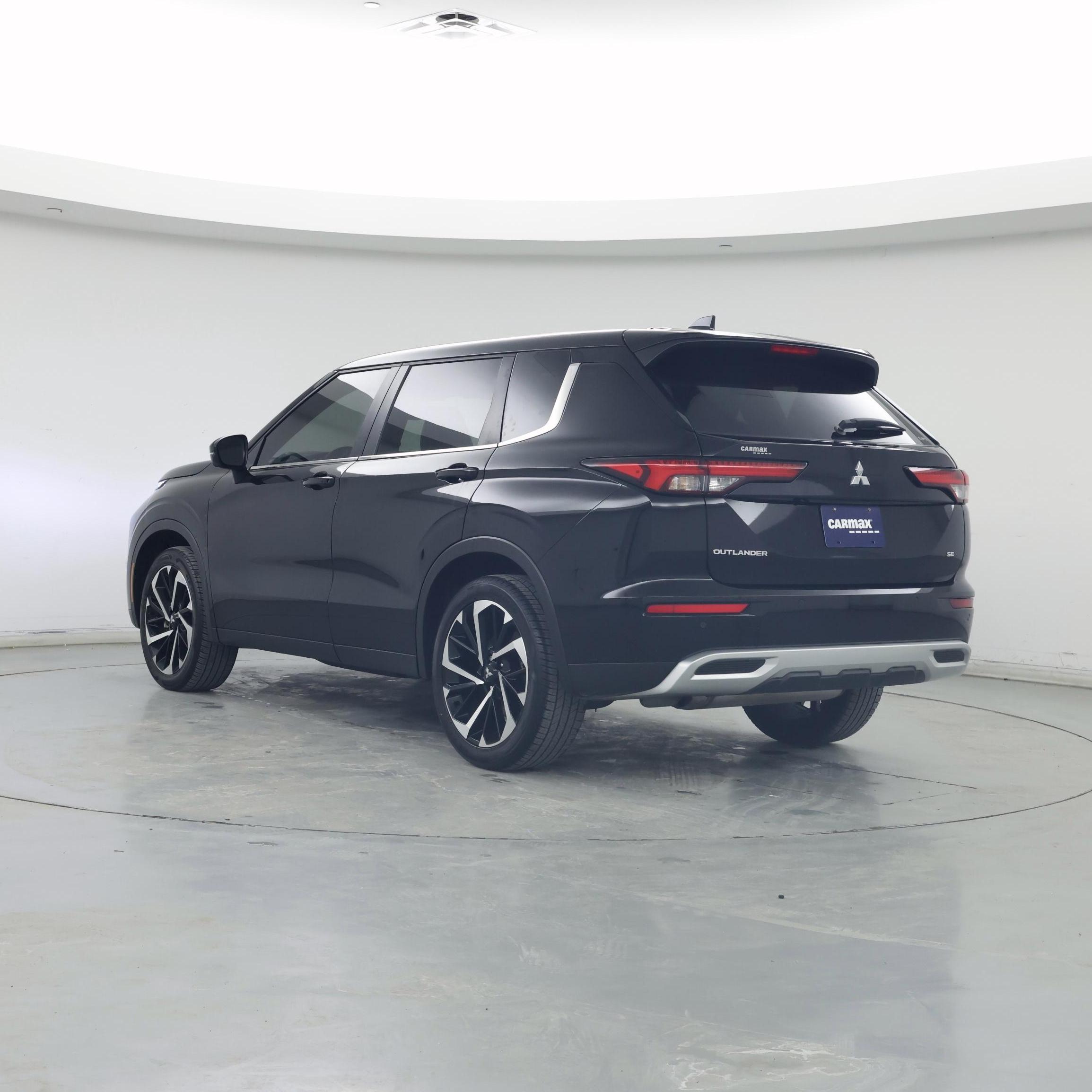 Thumbnail: 2024 Mitsubishi Outlander - 2