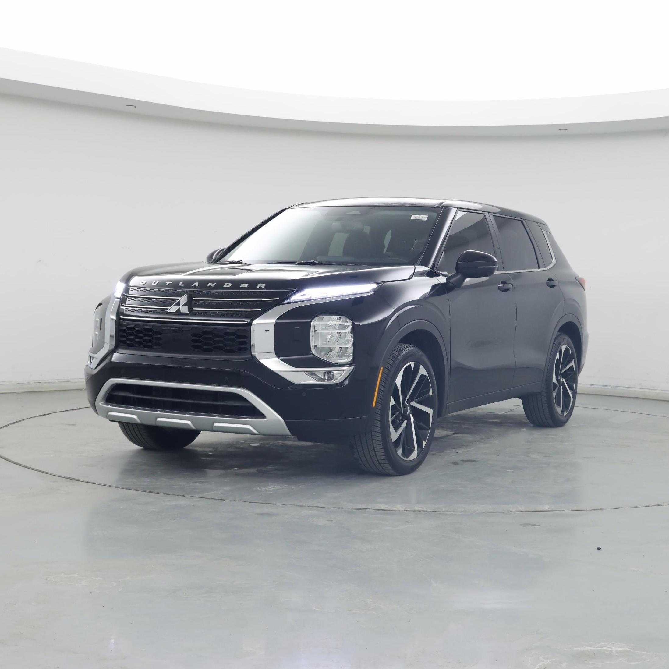 Thumbnail: 2024 Mitsubishi Outlander - 4