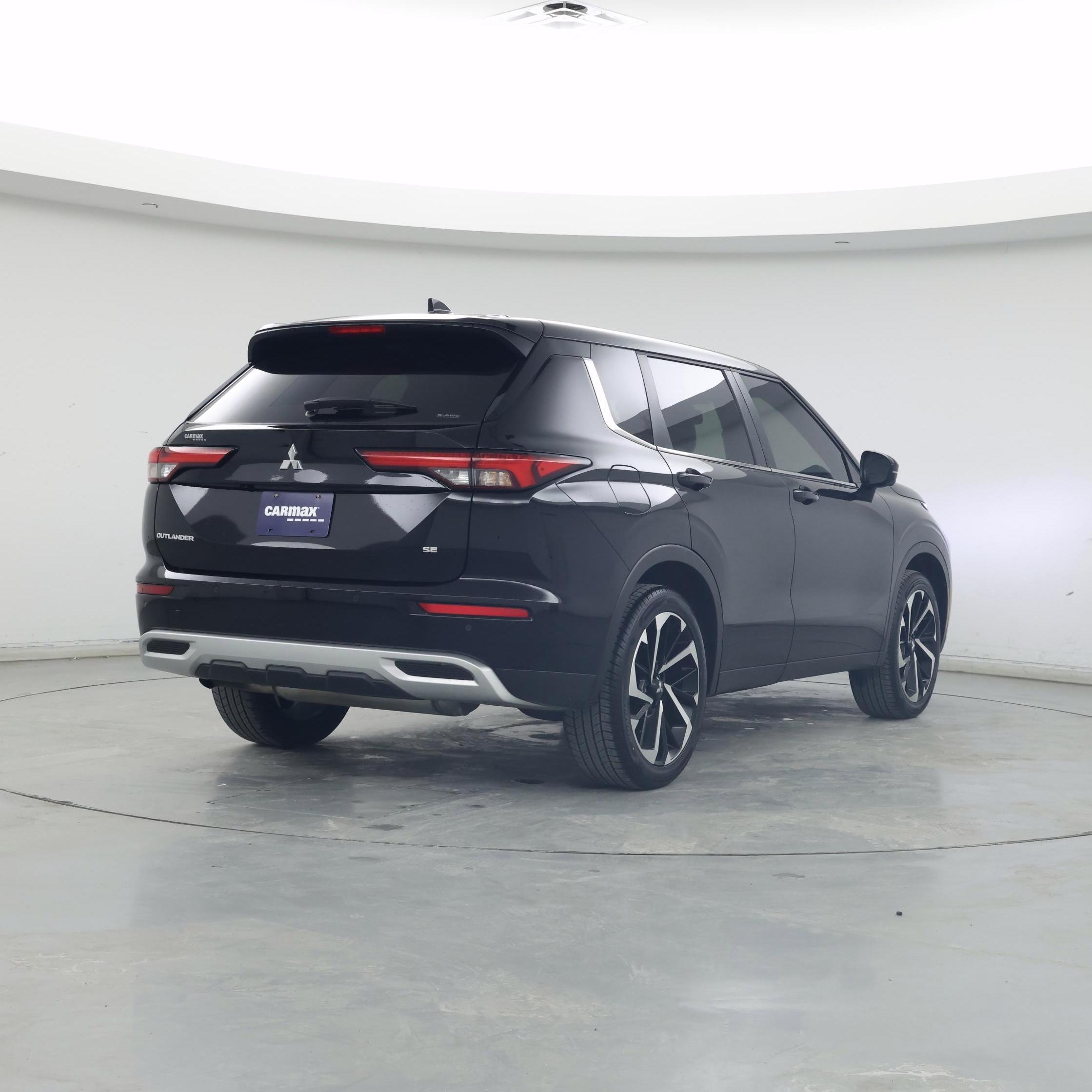 Thumbnail: 2024 Mitsubishi Outlander - 8