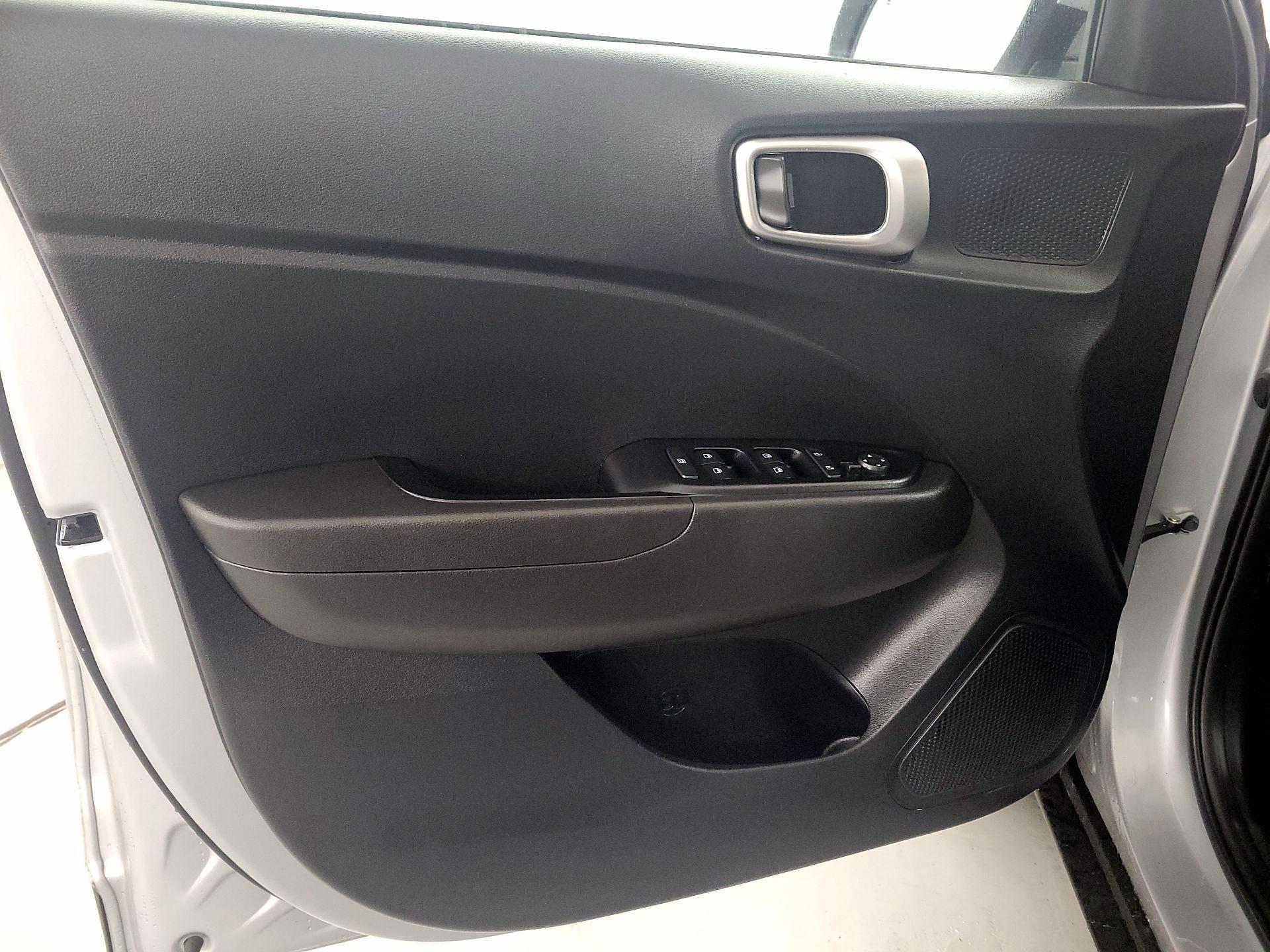 Thumbnail: 2022 Hyundai Venue - 12