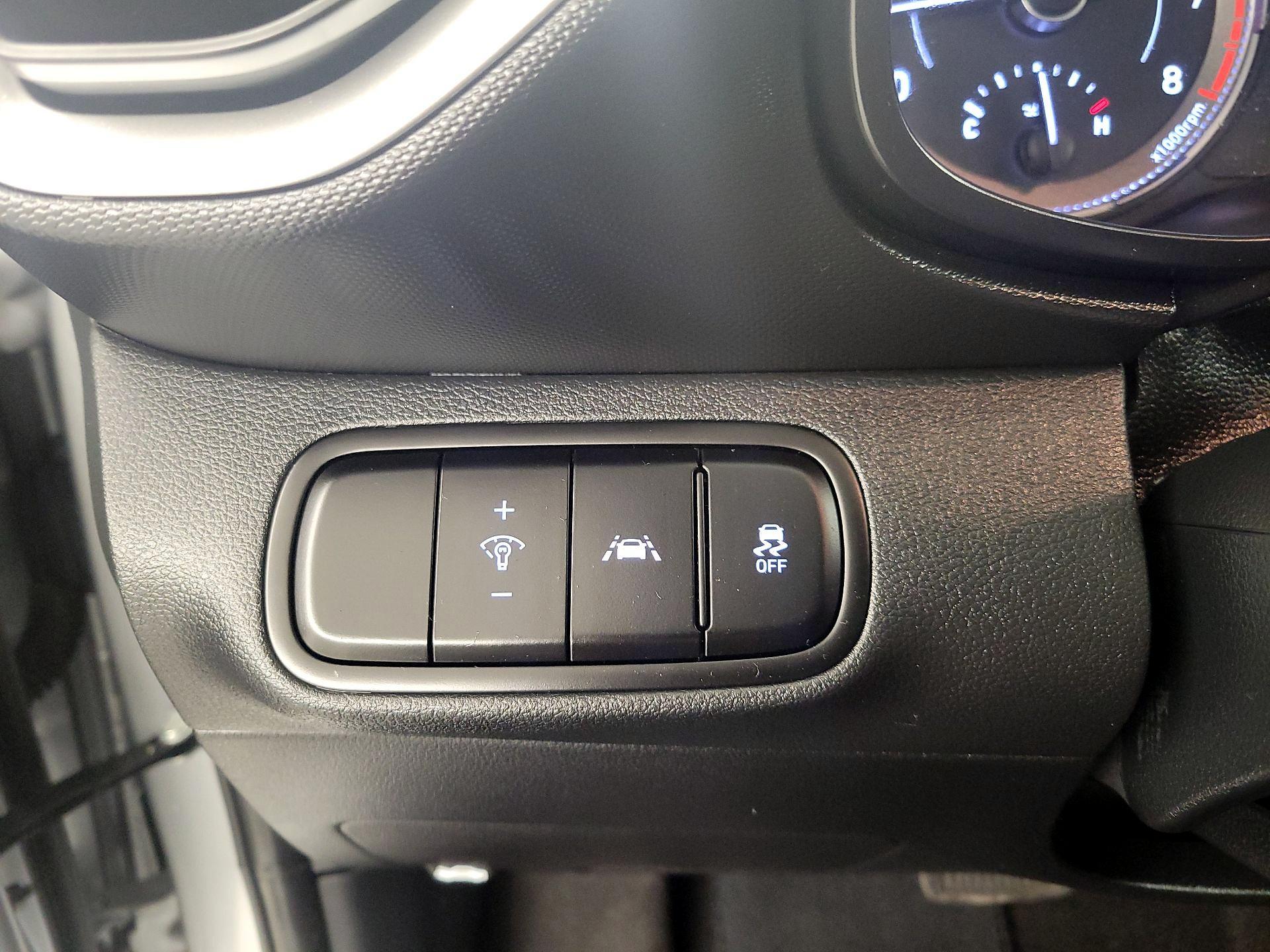 Thumbnail: 2022 Hyundai Venue - 13