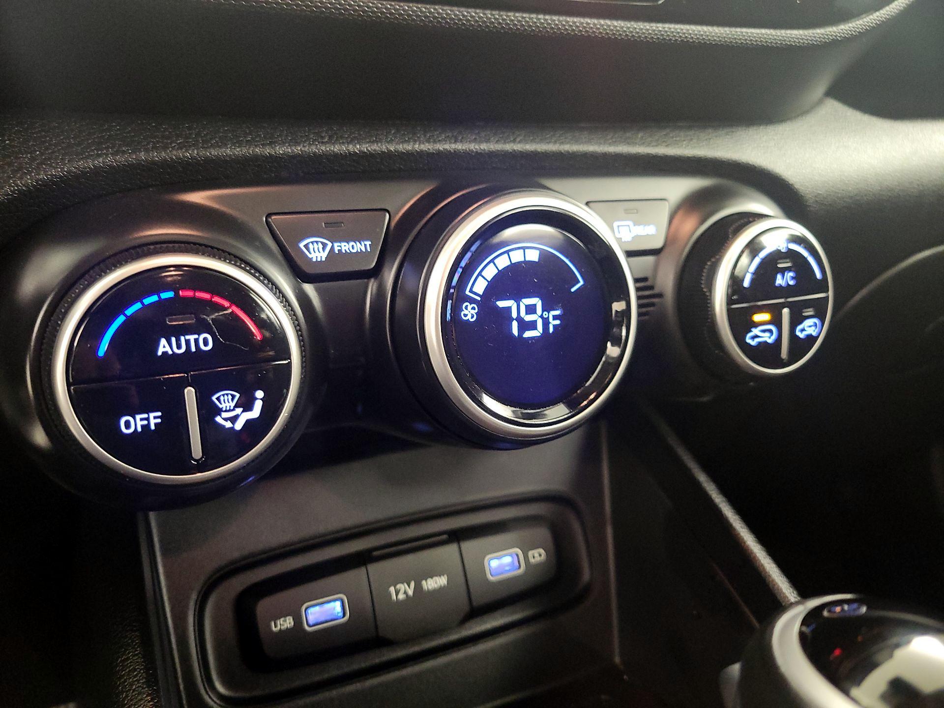 Thumbnail: 2022 Hyundai Venue - 16