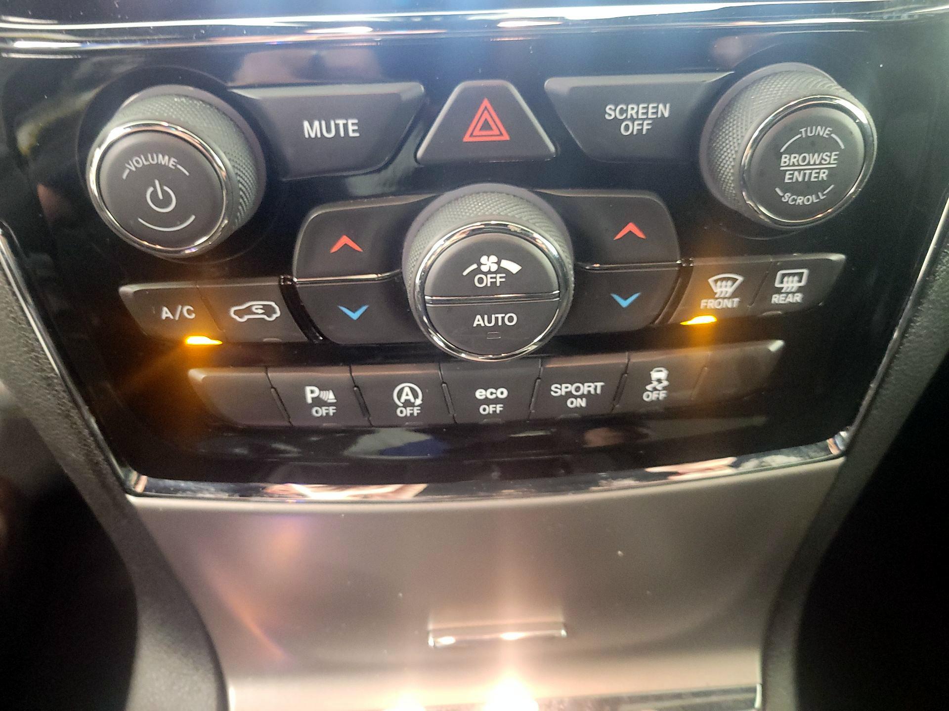 Thumbnail: 2020 Jeep Grand Cherokee - 17