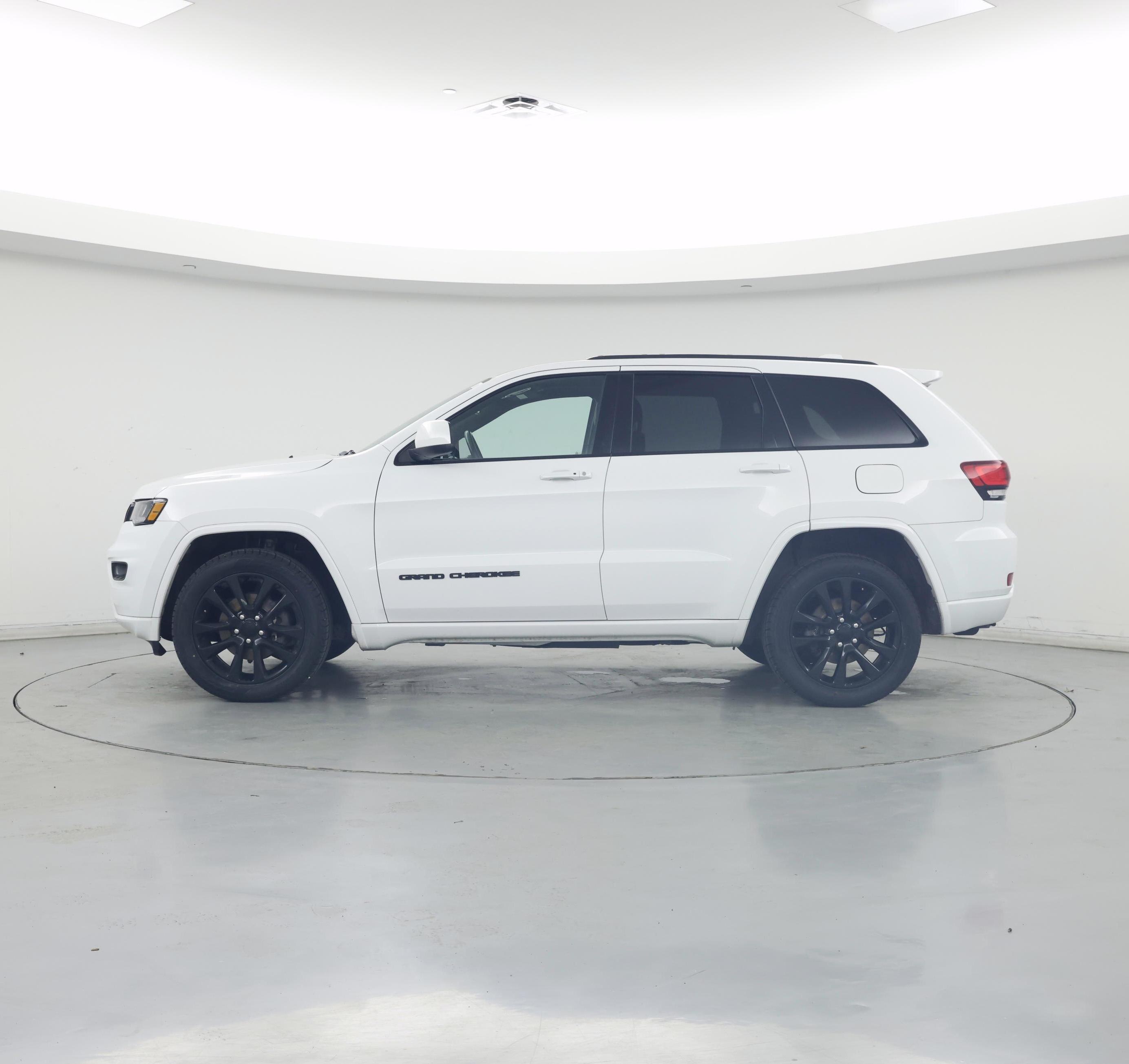 Thumbnail: 2020 Jeep Grand Cherokee - 3