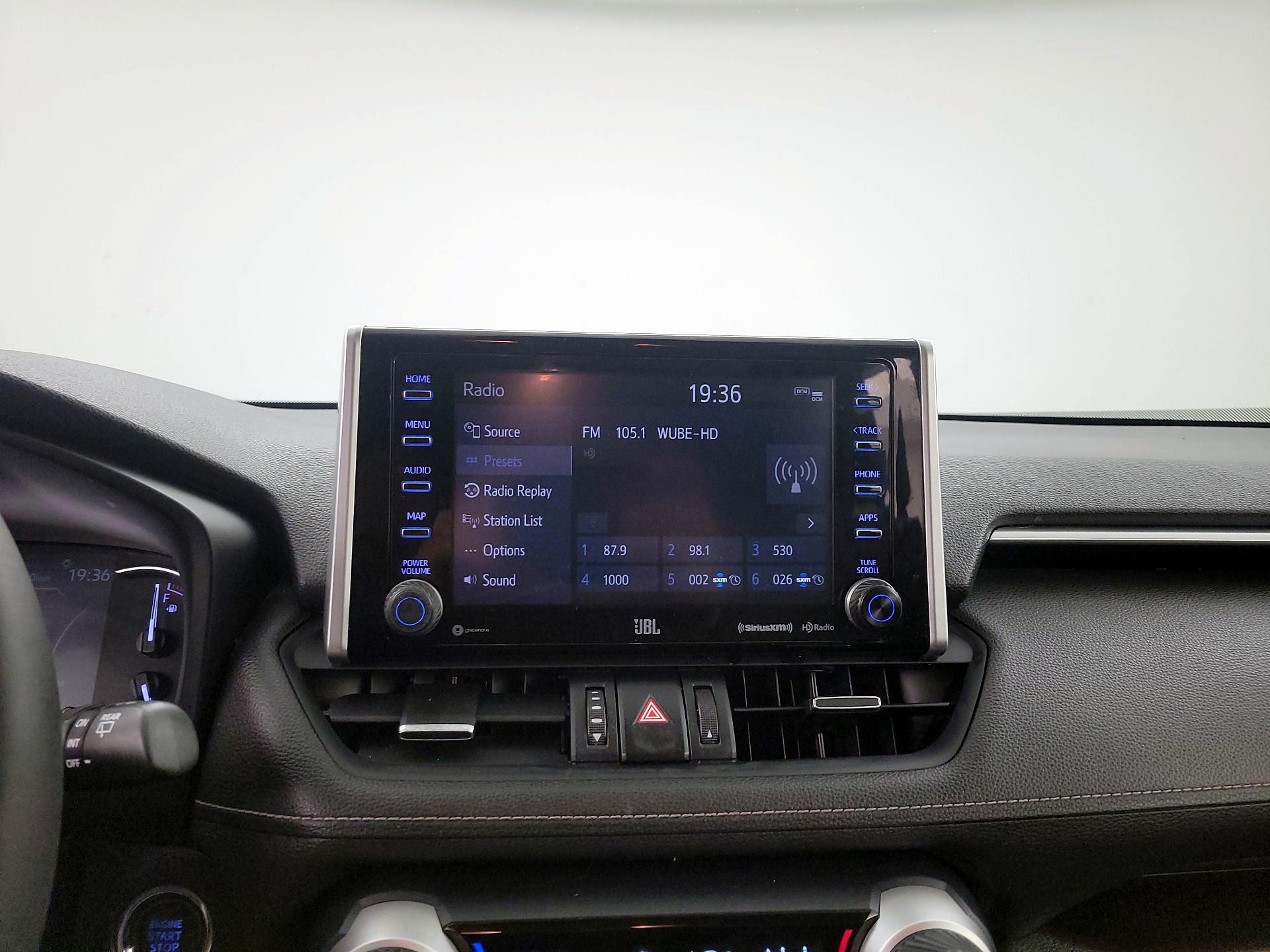 Thumbnail: 2020 Toyota RAV4 - 16