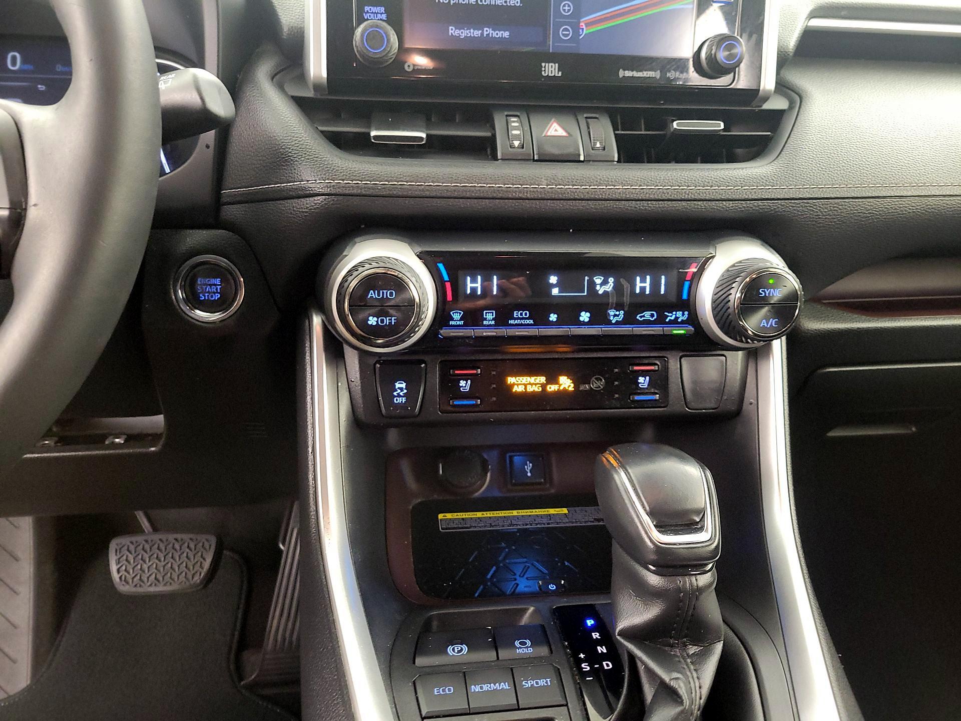 Thumbnail: 2020 Toyota RAV4 - 17