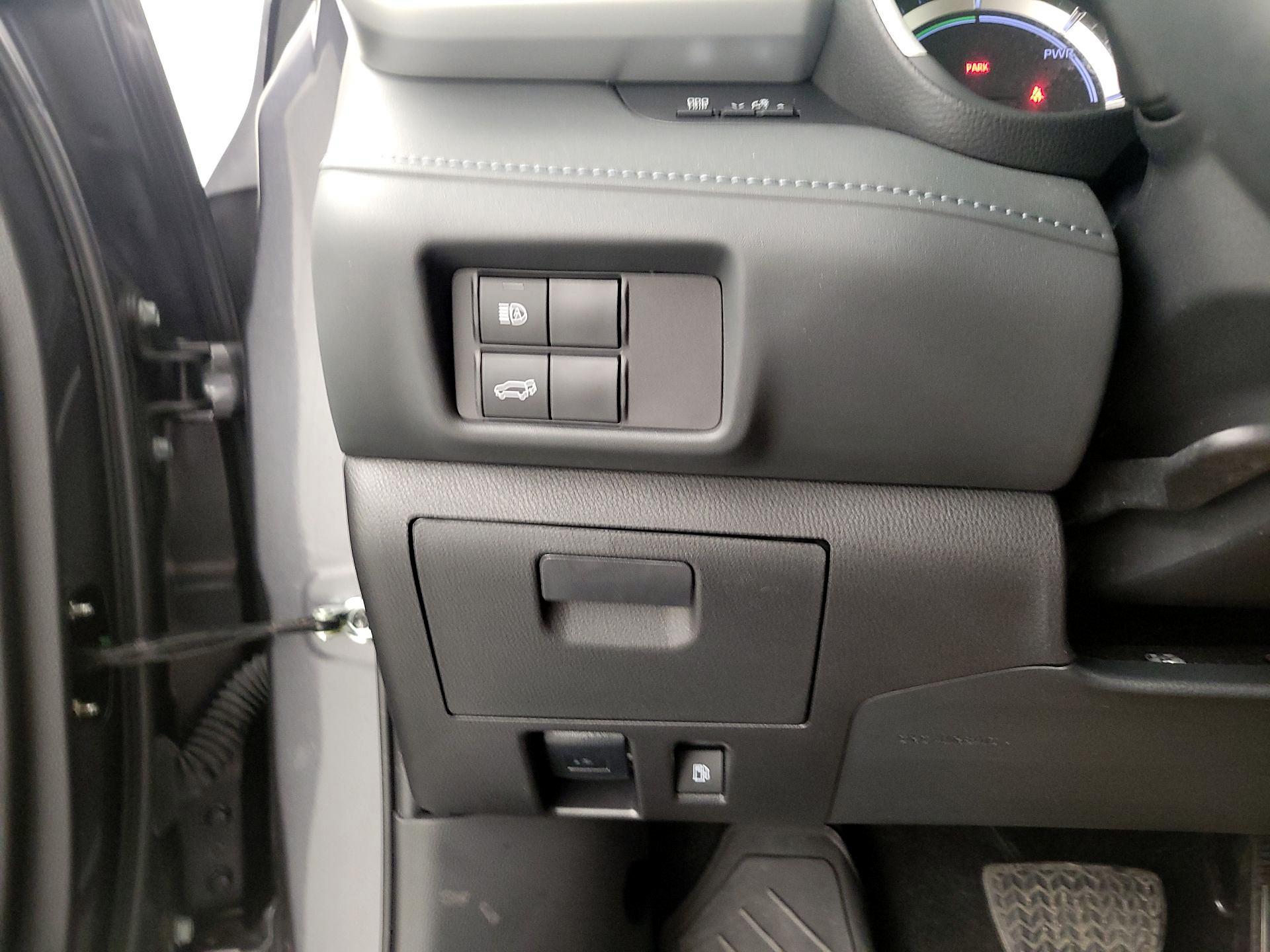 Thumbnail: 2023 Toyota Highlander - 13