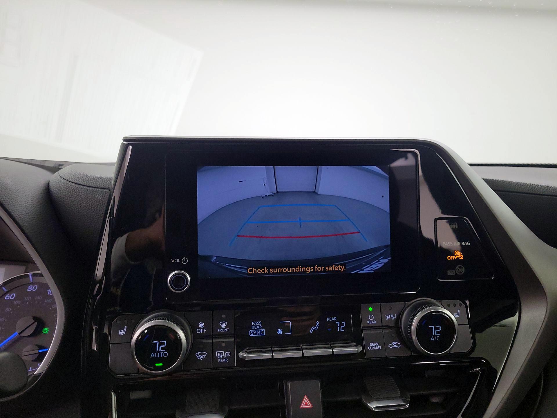 Thumbnail: 2023 Toyota Highlander - 14