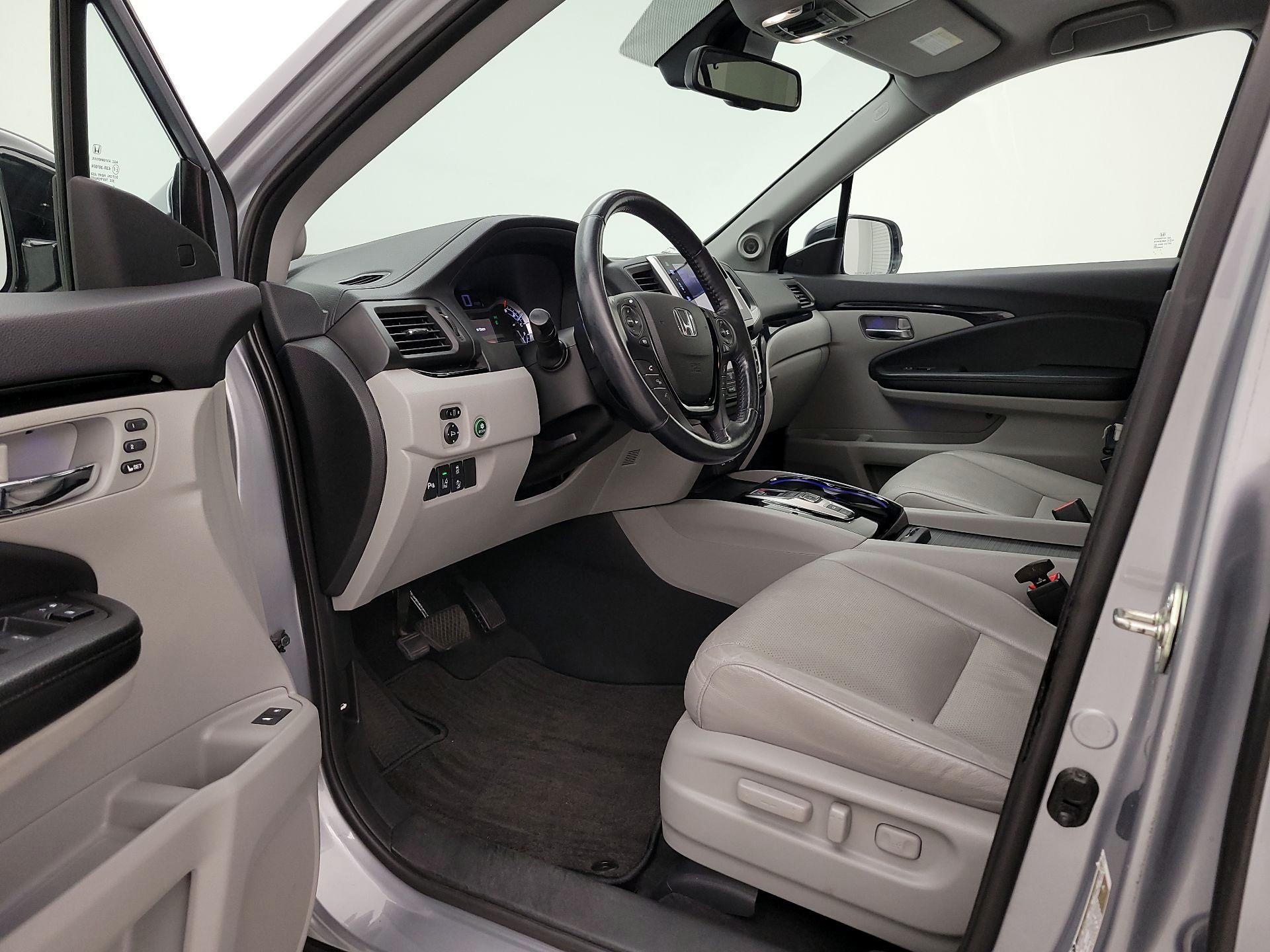 Thumbnail: 2016 Honda Pilot - 11