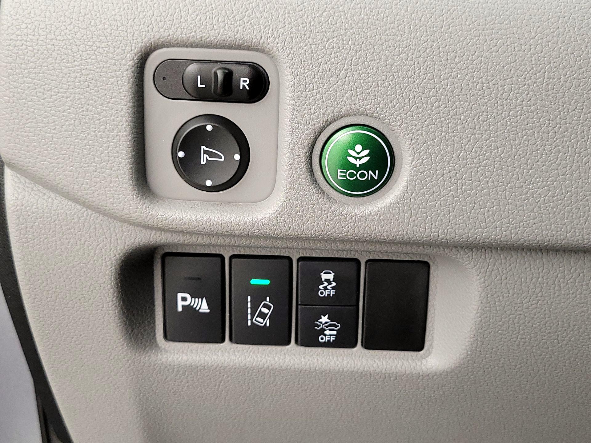 Thumbnail: 2016 Honda Pilot - 13