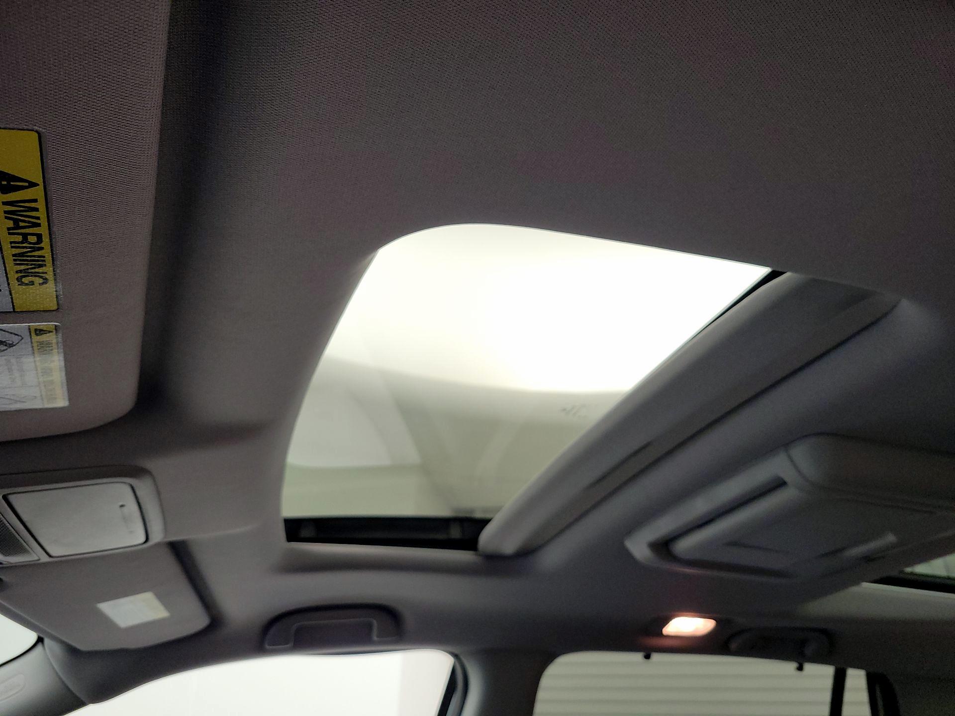 Thumbnail: 2016 Honda Pilot - 19