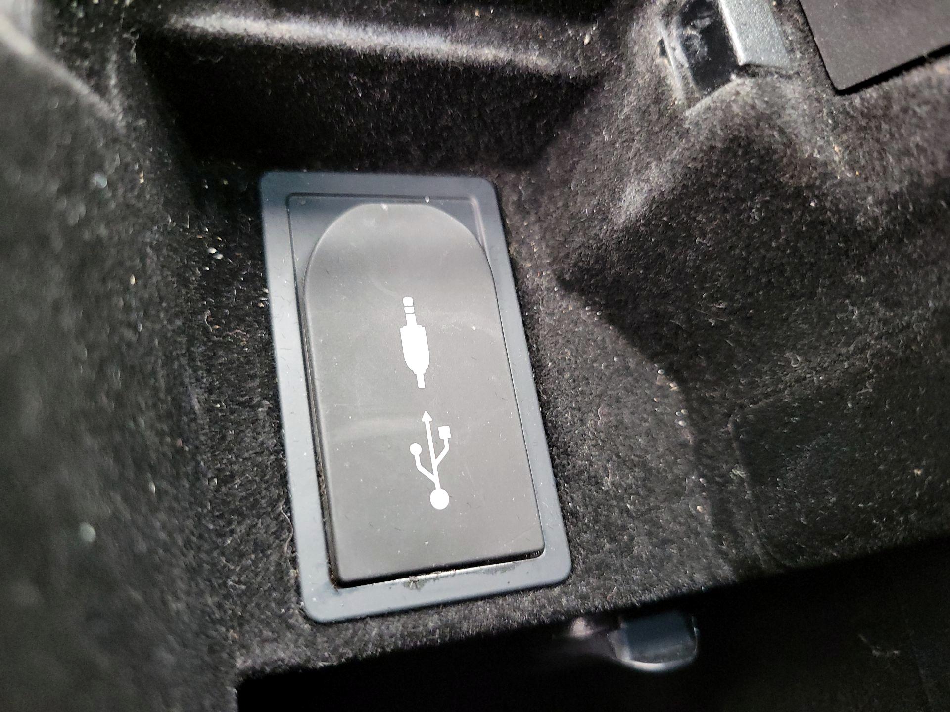 Thumbnail: 2017 Lexus IS - 19