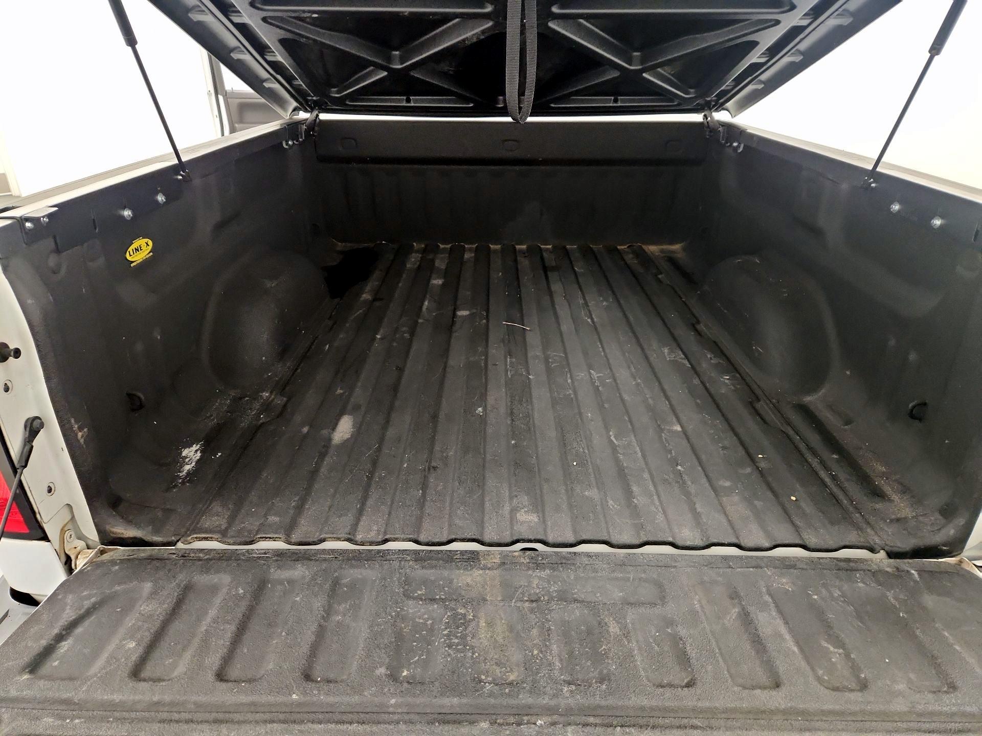 Thumbnail: 2018 Chevrolet Silverado 1500 - 19