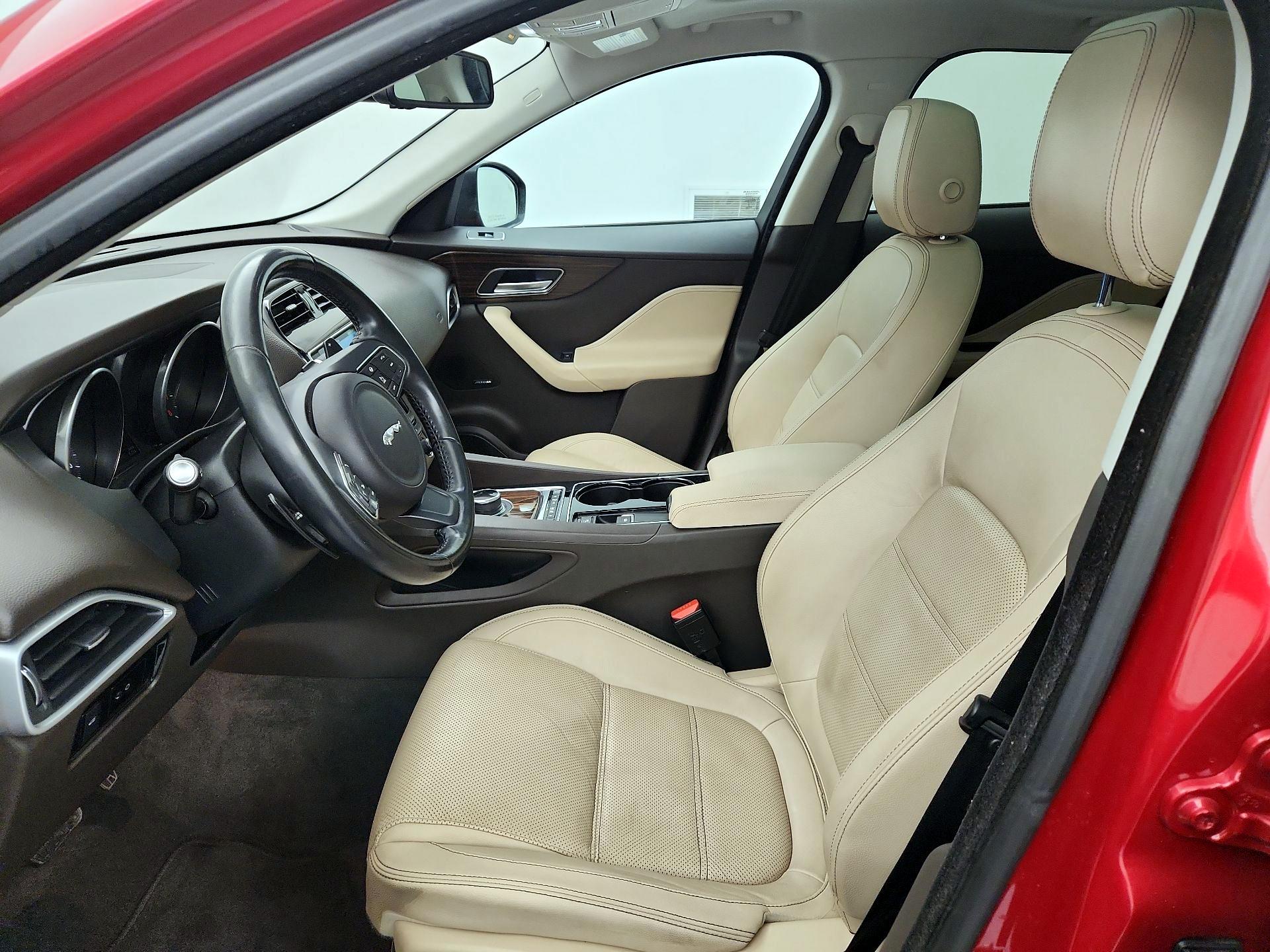 Thumbnail: 2017 Jaguar F-Pace - 11