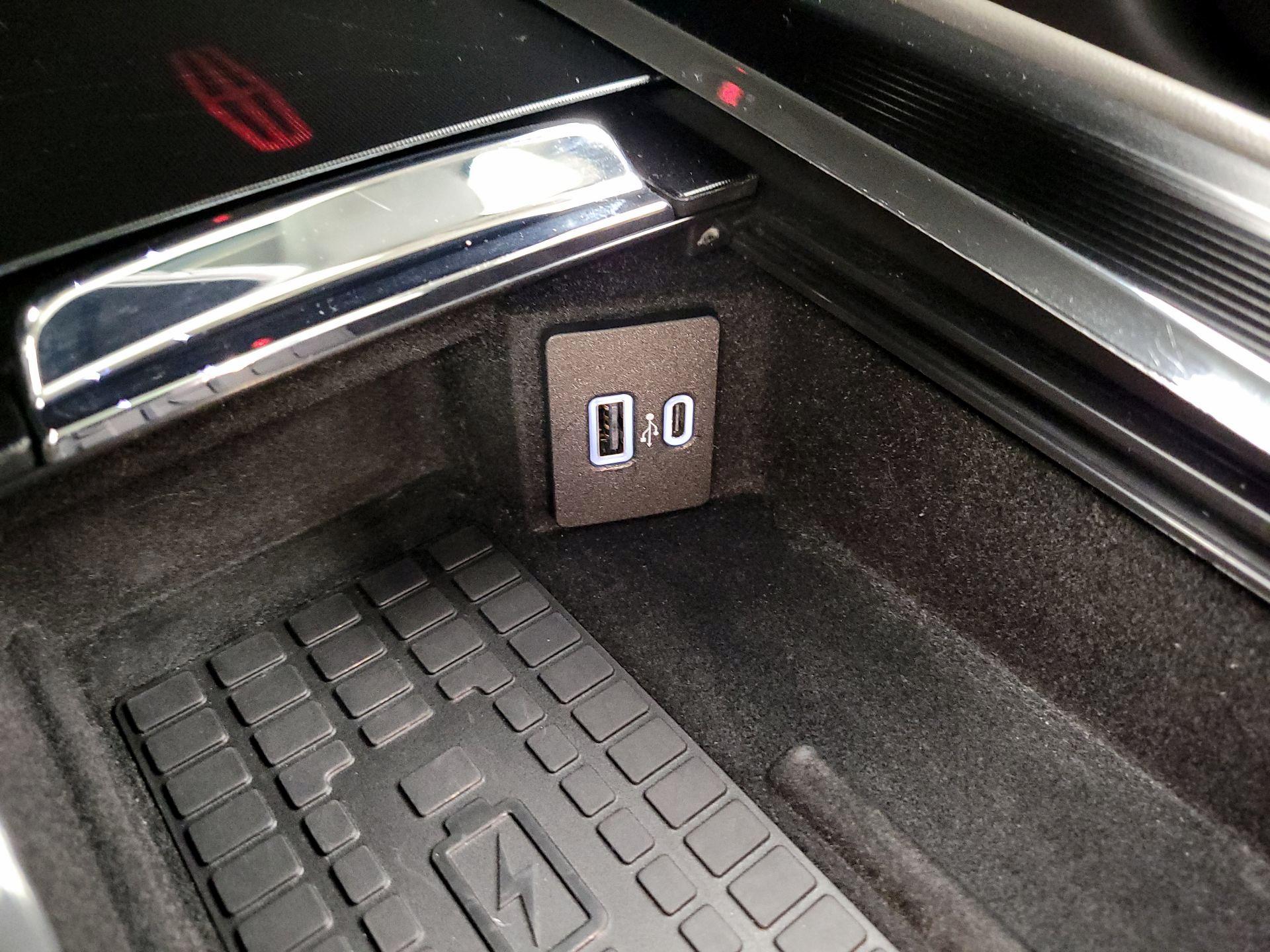 Thumbnail: 2023 Lincoln Corsair - 19