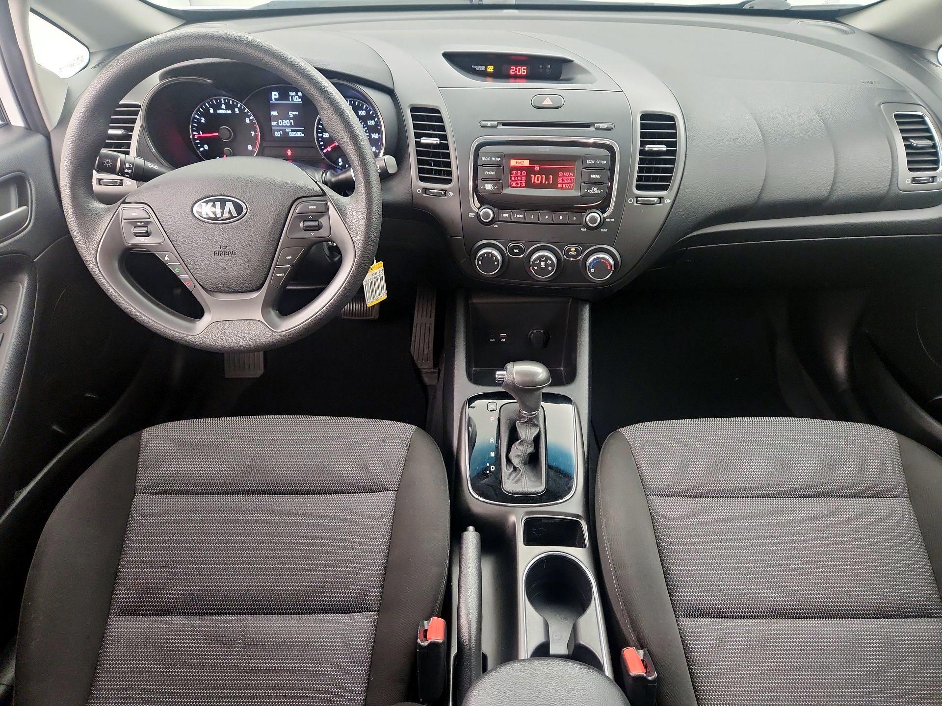 Thumbnail: 2017 Kia Forte - 9