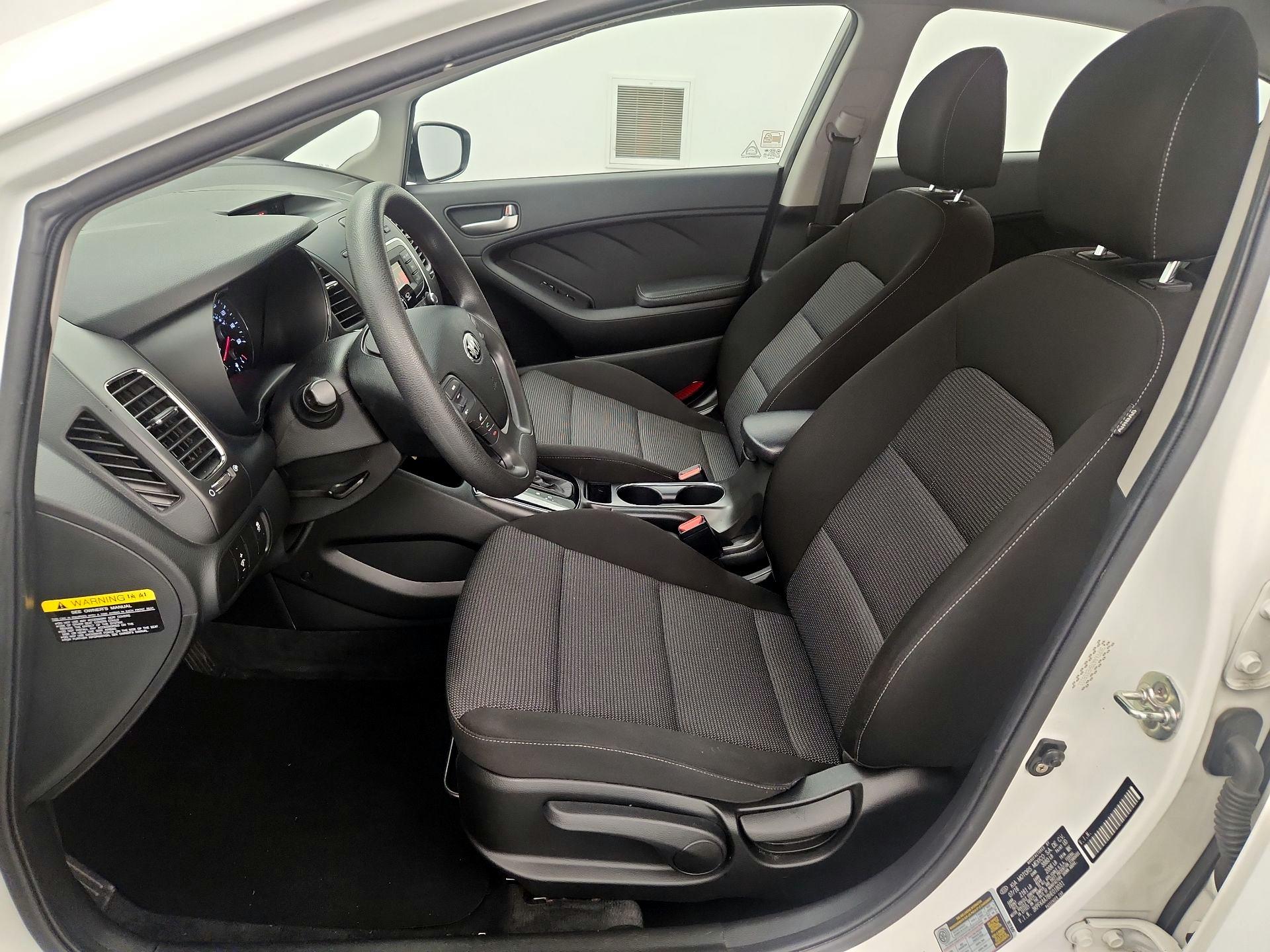 Thumbnail: 2017 Kia Forte - 11