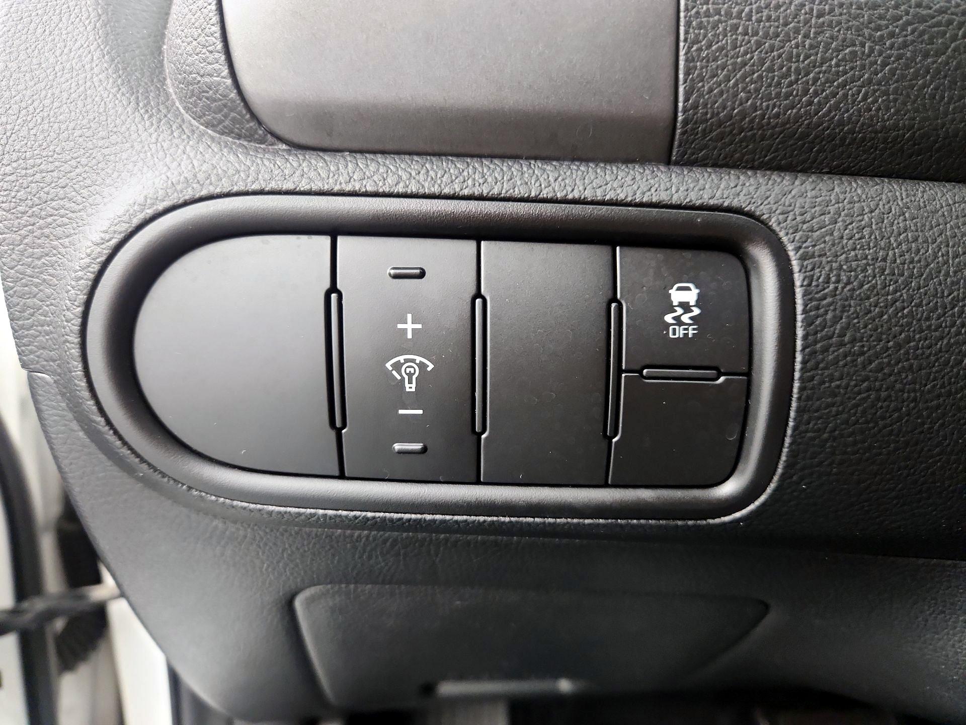 Thumbnail: 2017 Kia Forte - 13