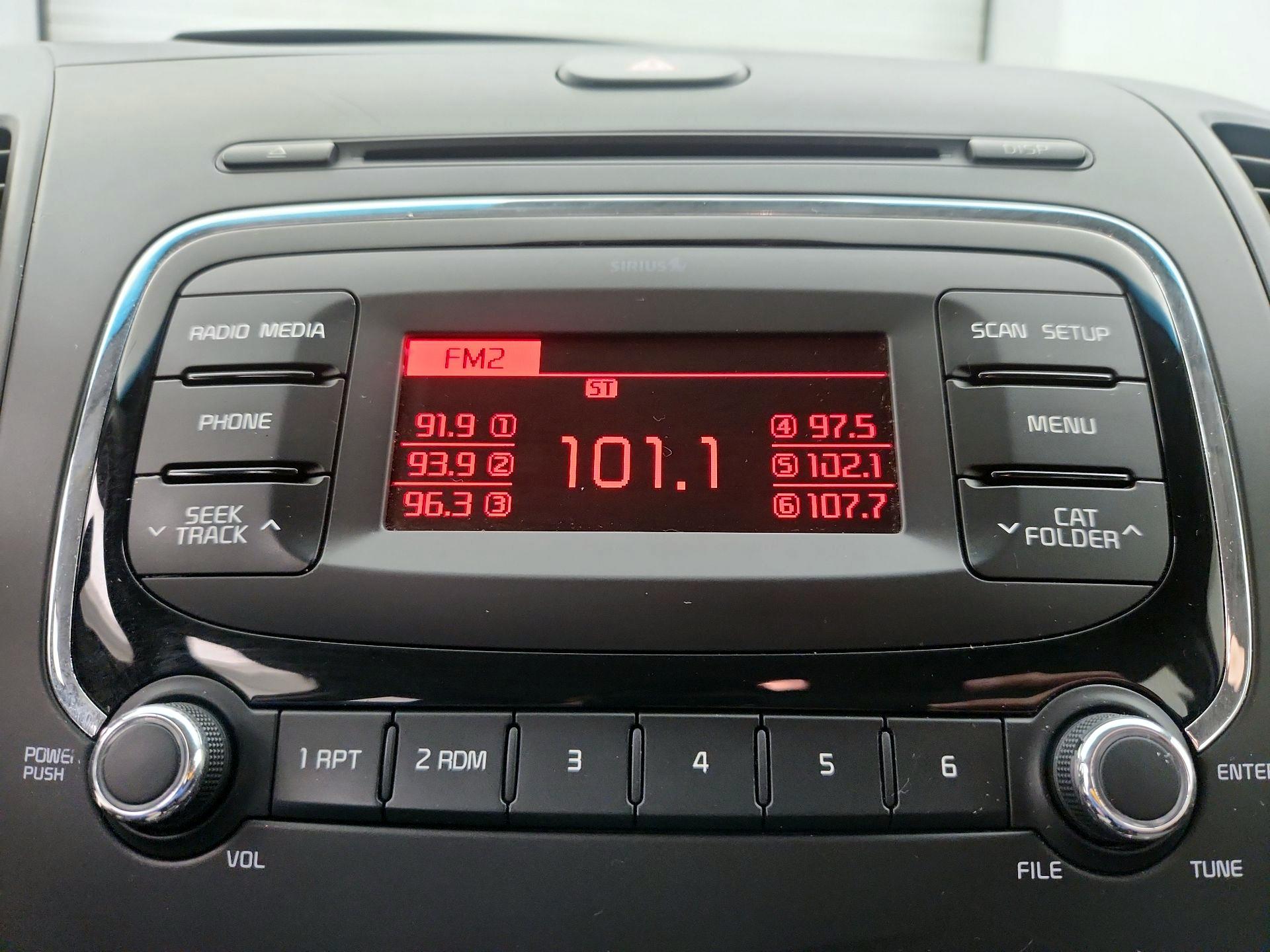 Thumbnail: 2017 Kia Forte - 14