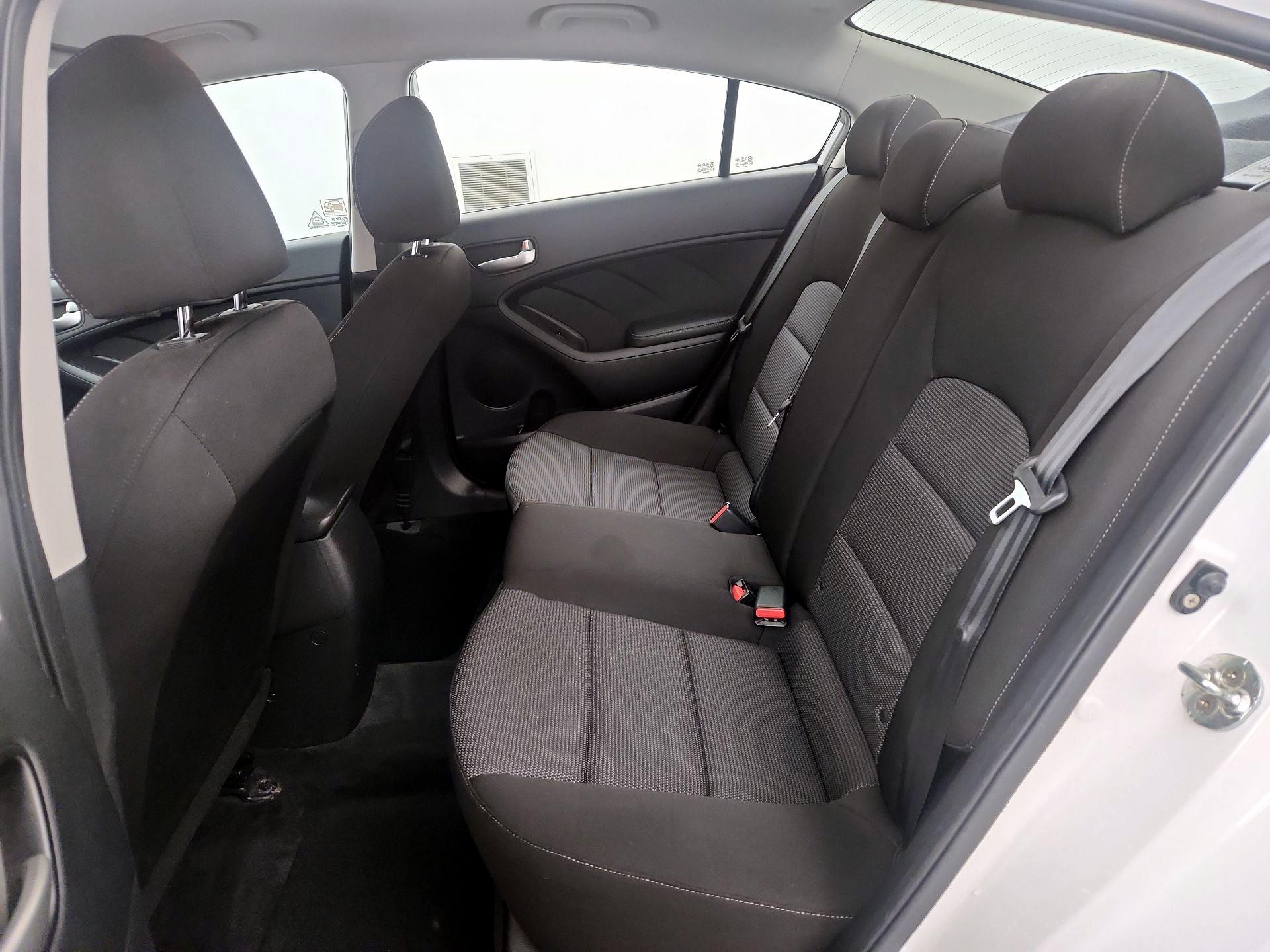 Thumbnail: 2017 Kia Forte - 18