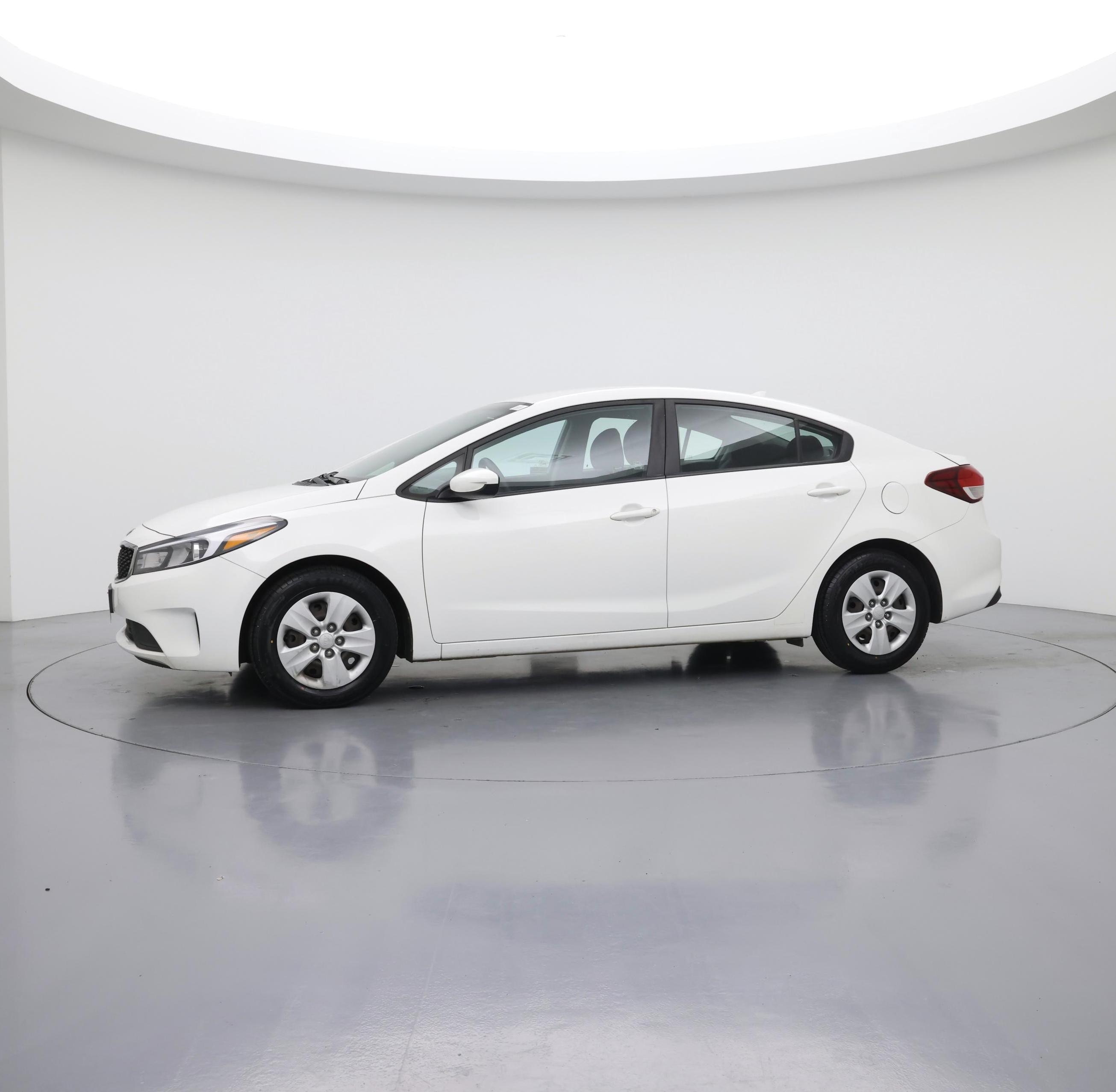 Thumbnail: 2017 Kia Forte - 4