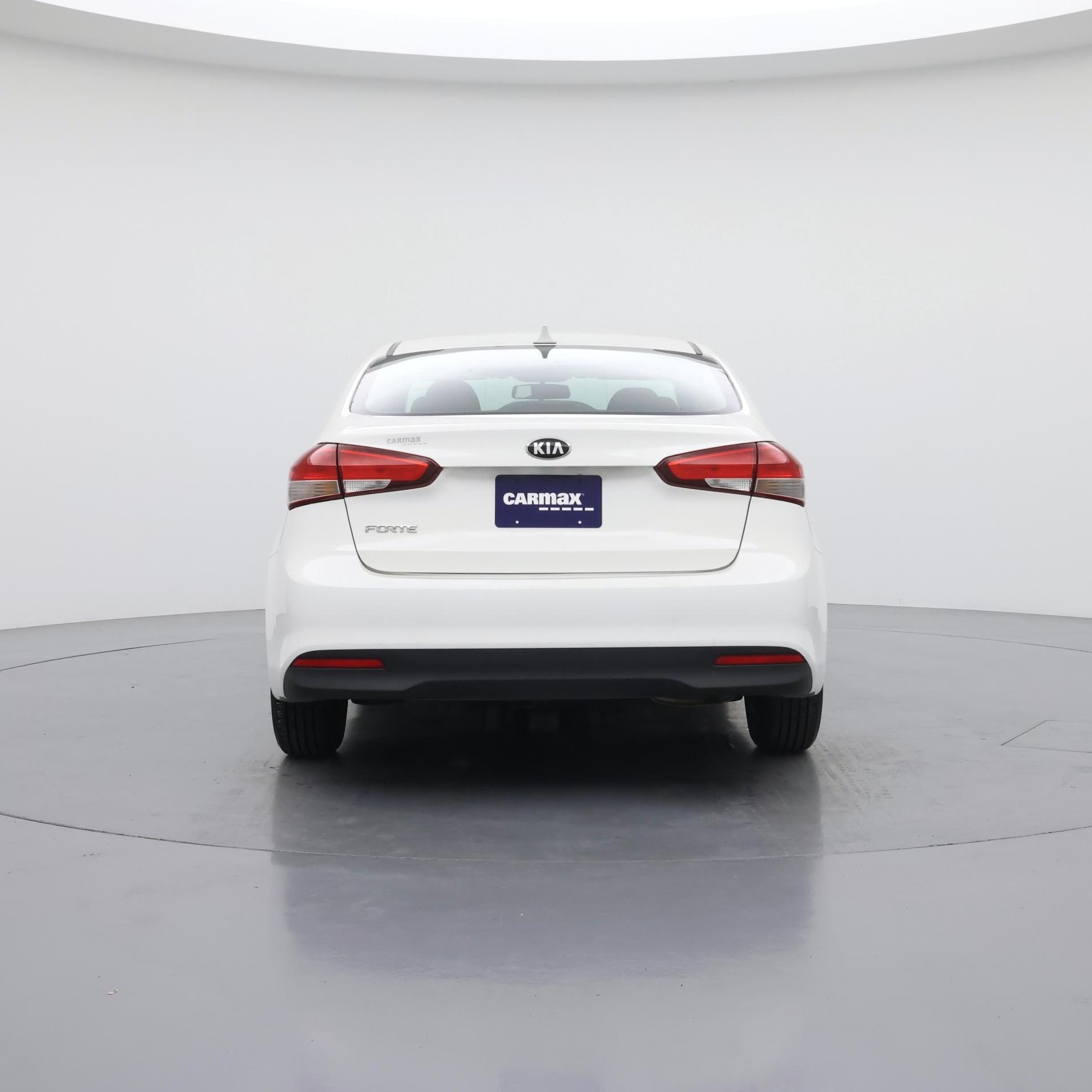 Thumbnail: 2017 Kia Forte - 6