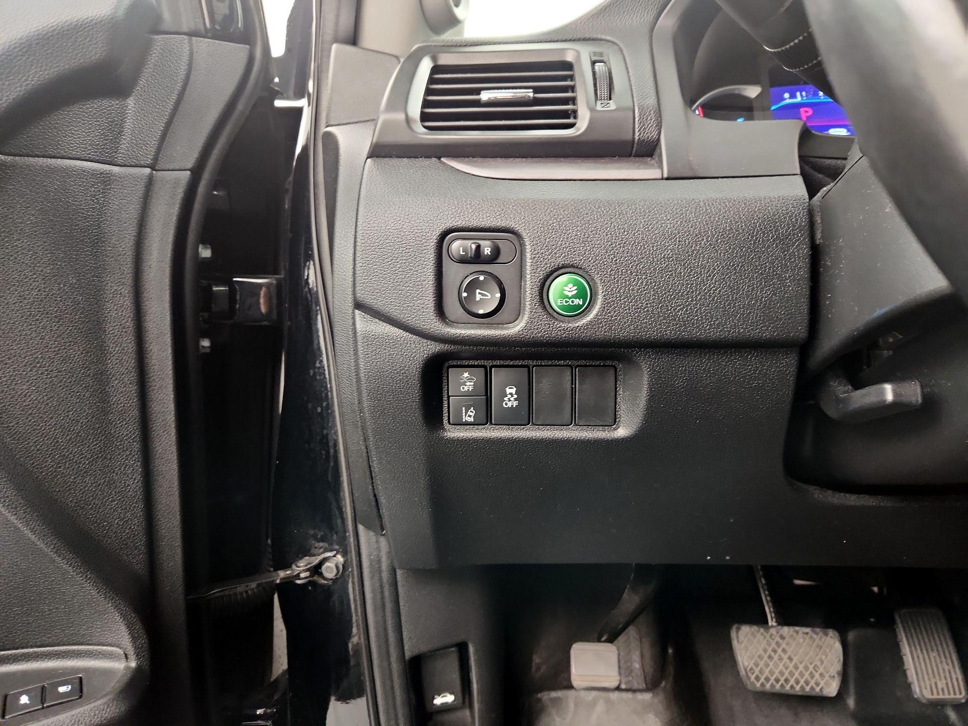 Thumbnail: 2019 Honda Pilot - 11