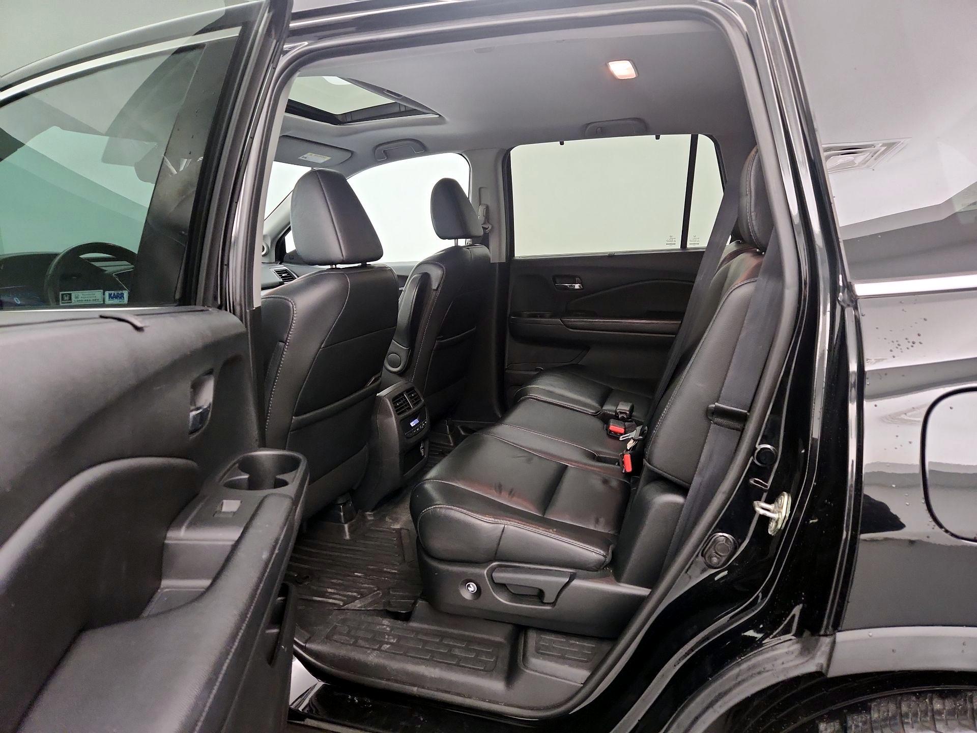 Thumbnail: 2019 Honda Pilot - 18