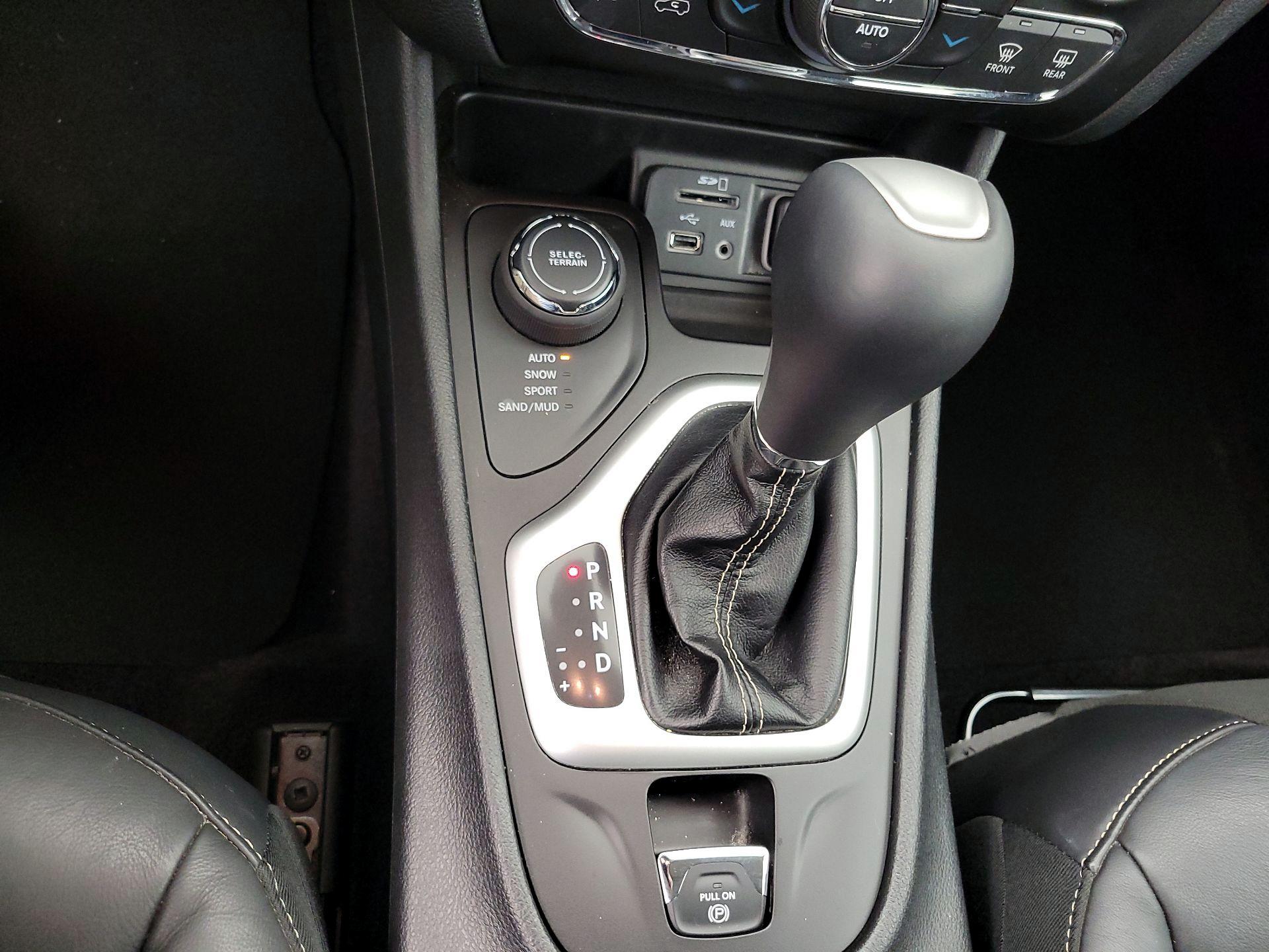 Thumbnail: 2018 Jeep Cherokee - 18