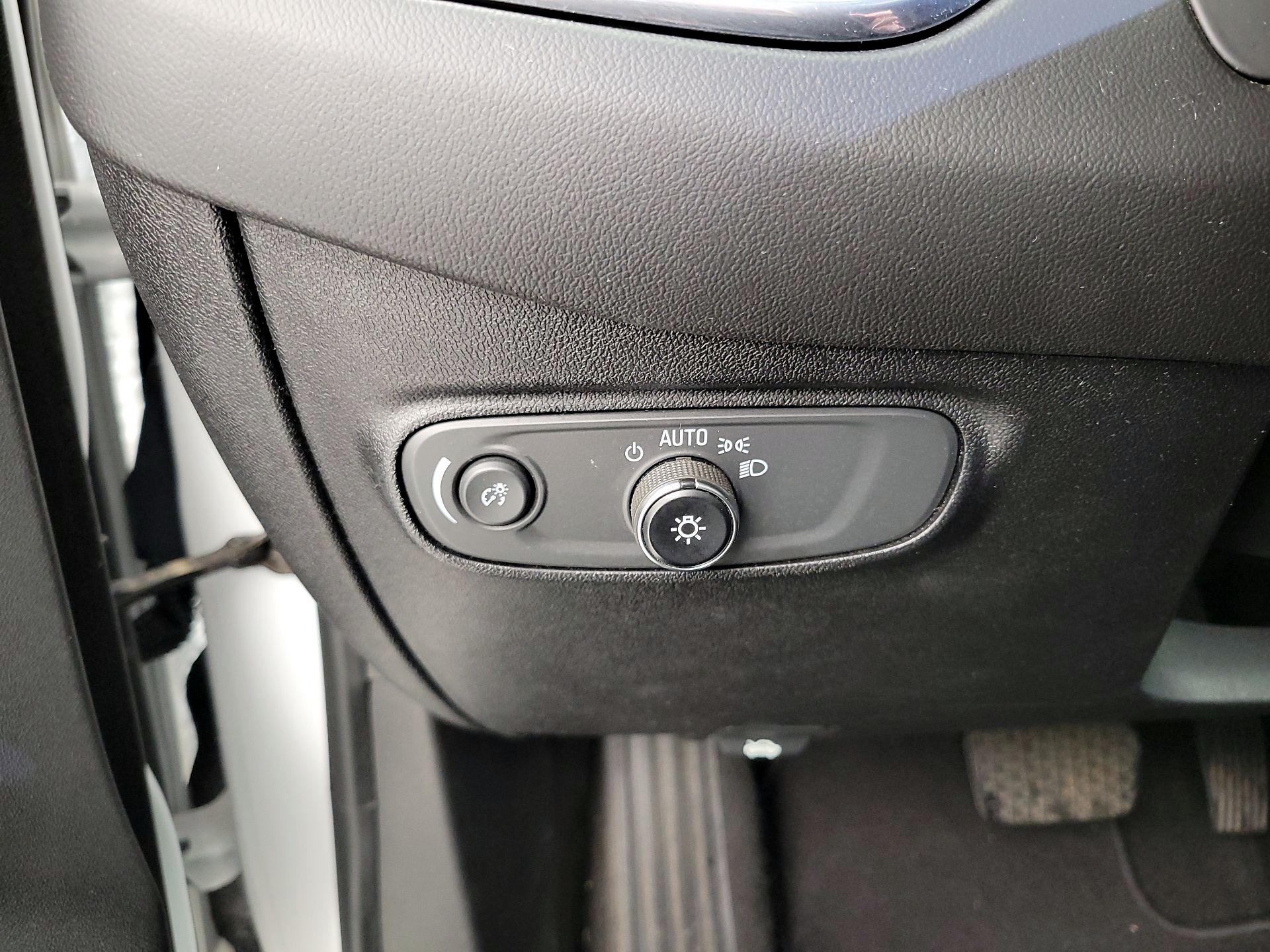 Thumbnail: 2018 Chevrolet Equinox - 13