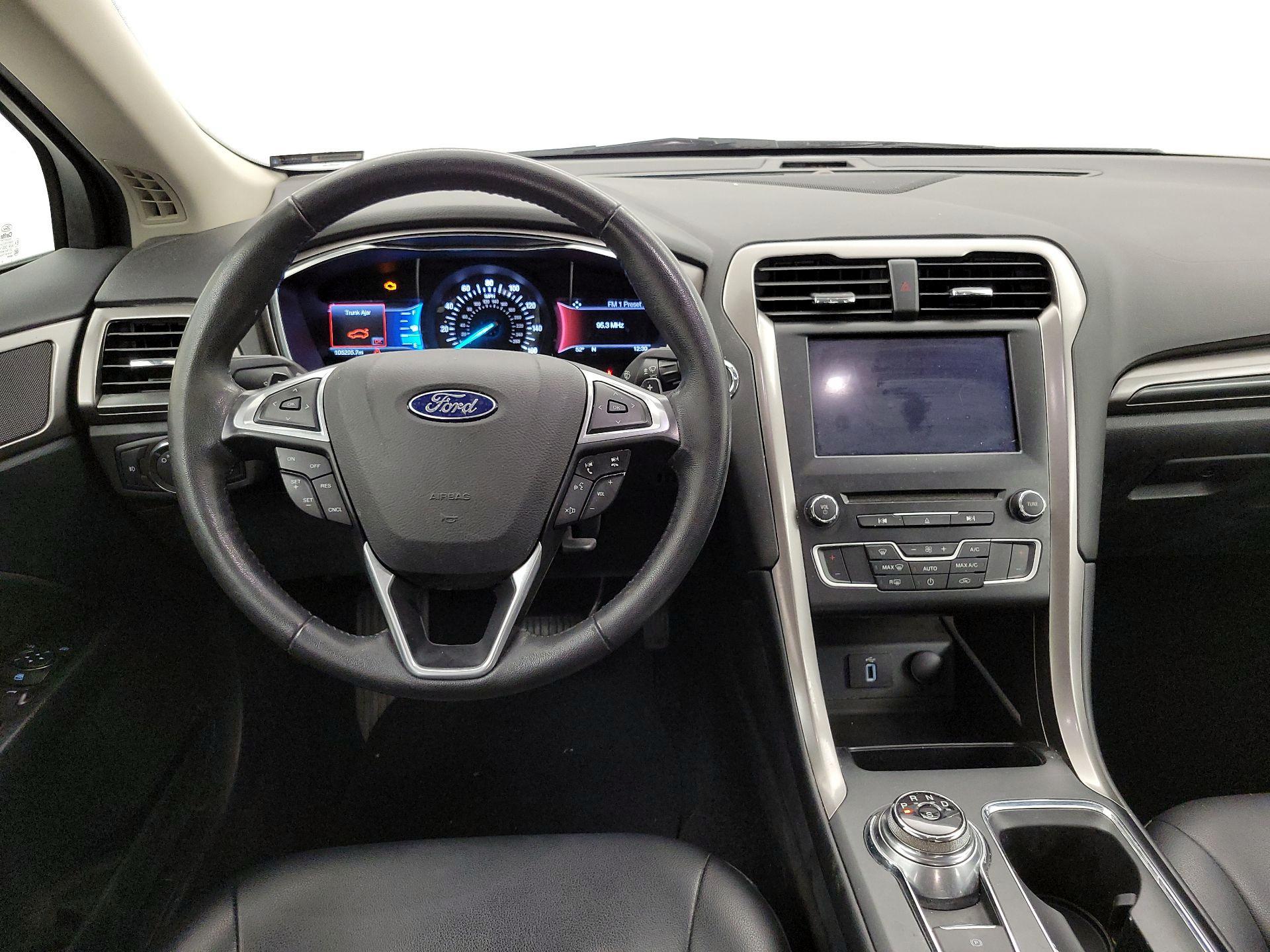 Thumbnail: 2017 Ford Fusion - 10