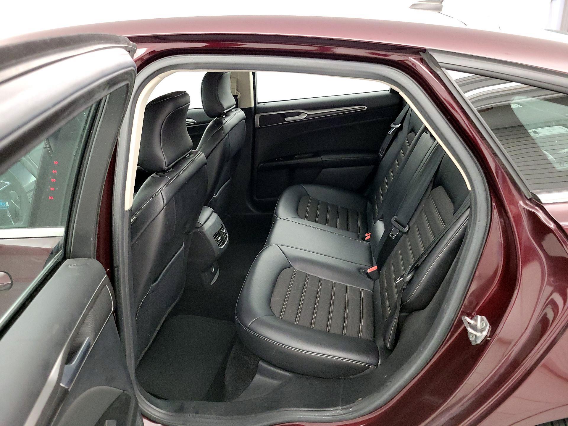 Thumbnail: 2017 Ford Fusion - 19