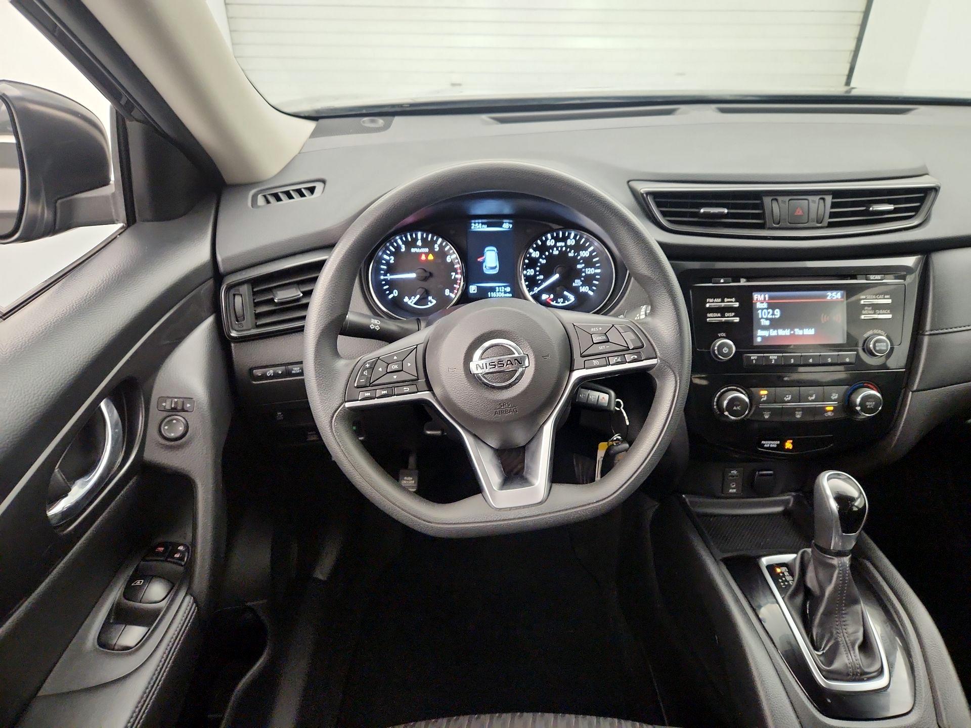 Thumbnail: 2017 Nissan Rogue - 10