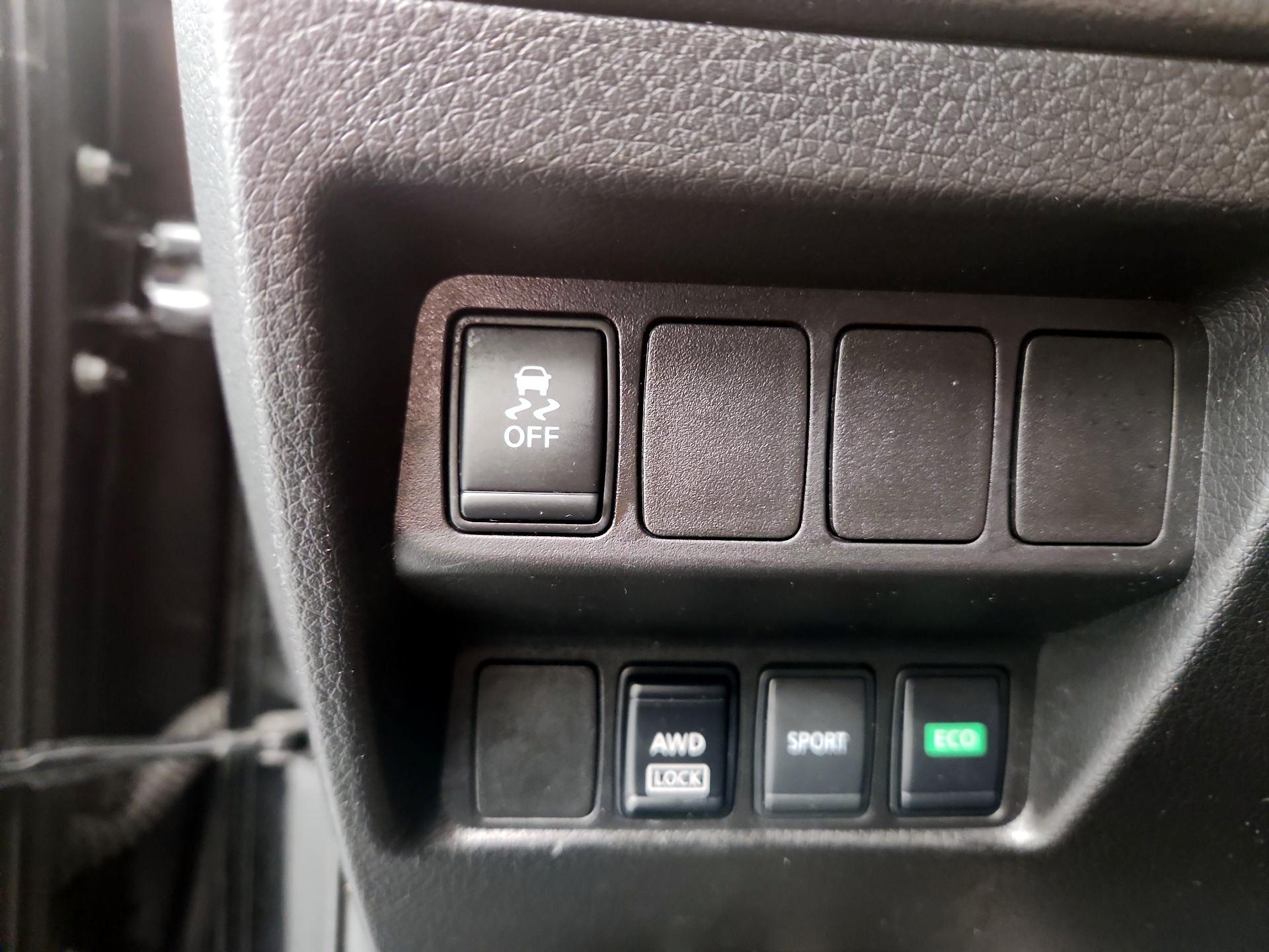 Thumbnail: 2017 Nissan Rogue - 13