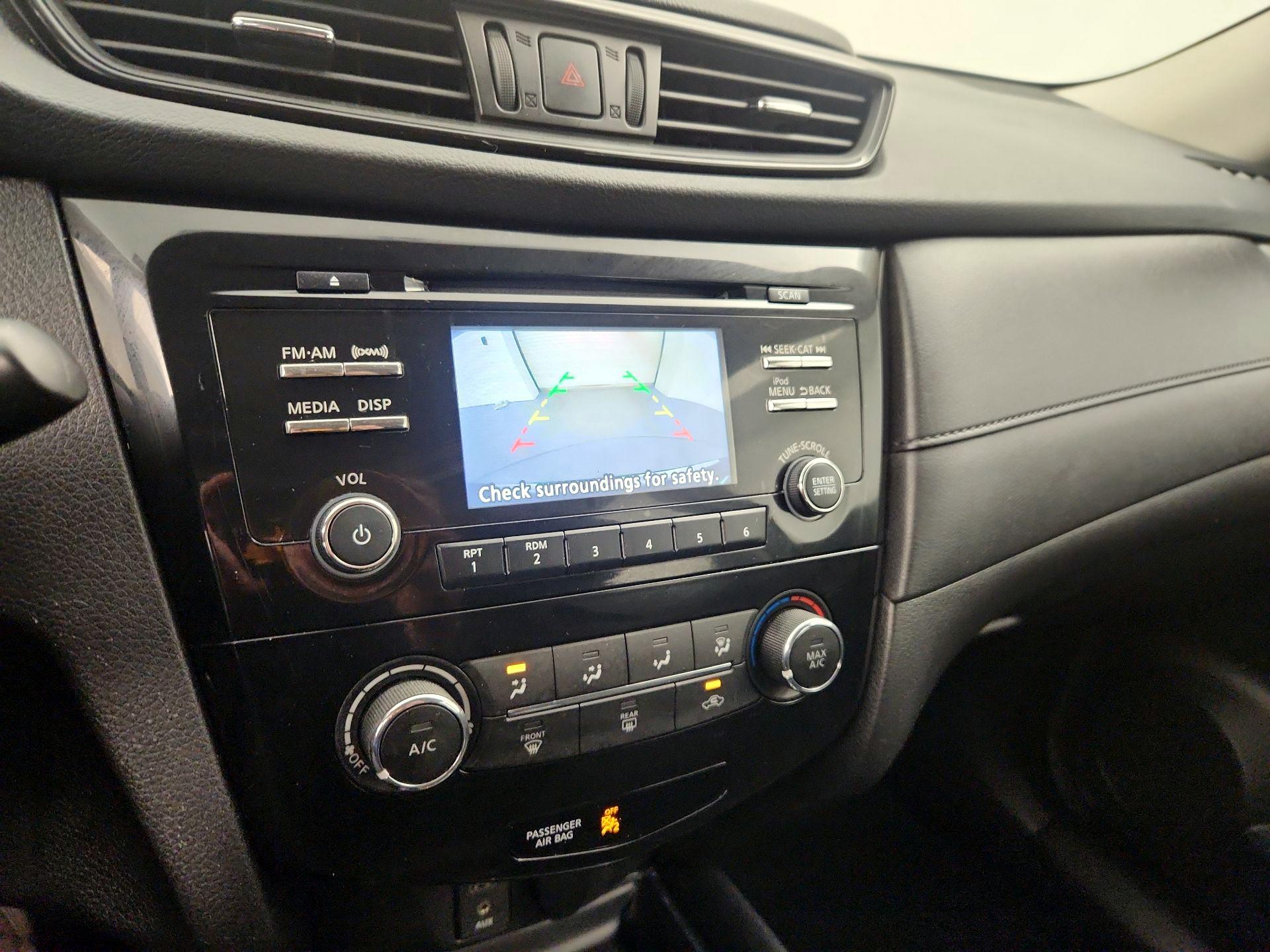 Thumbnail: 2017 Nissan Rogue - 14