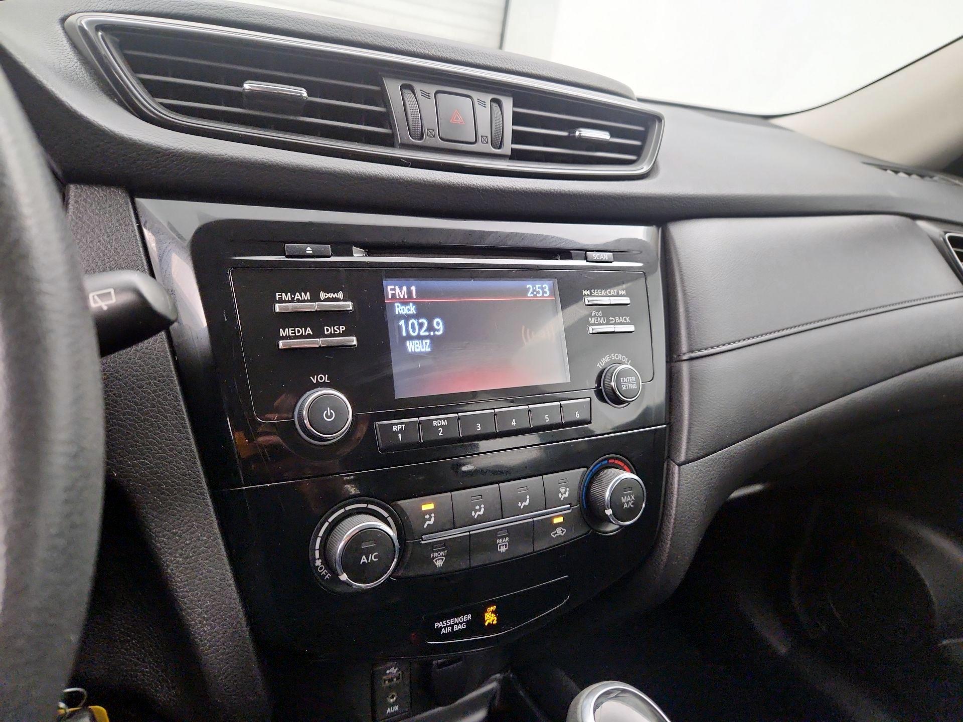 Thumbnail: 2017 Nissan Rogue - 15