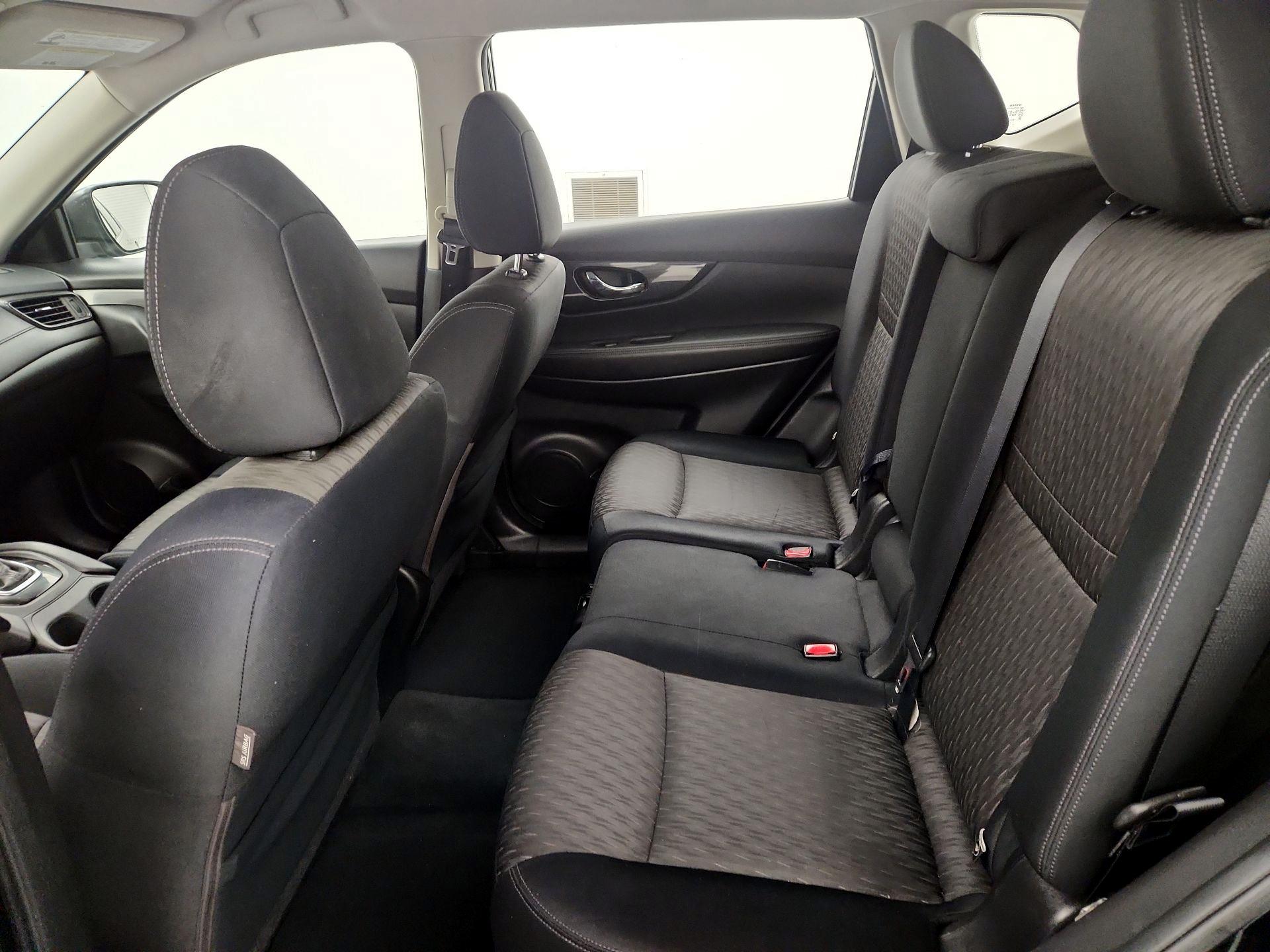 Thumbnail: 2017 Nissan Rogue - 18