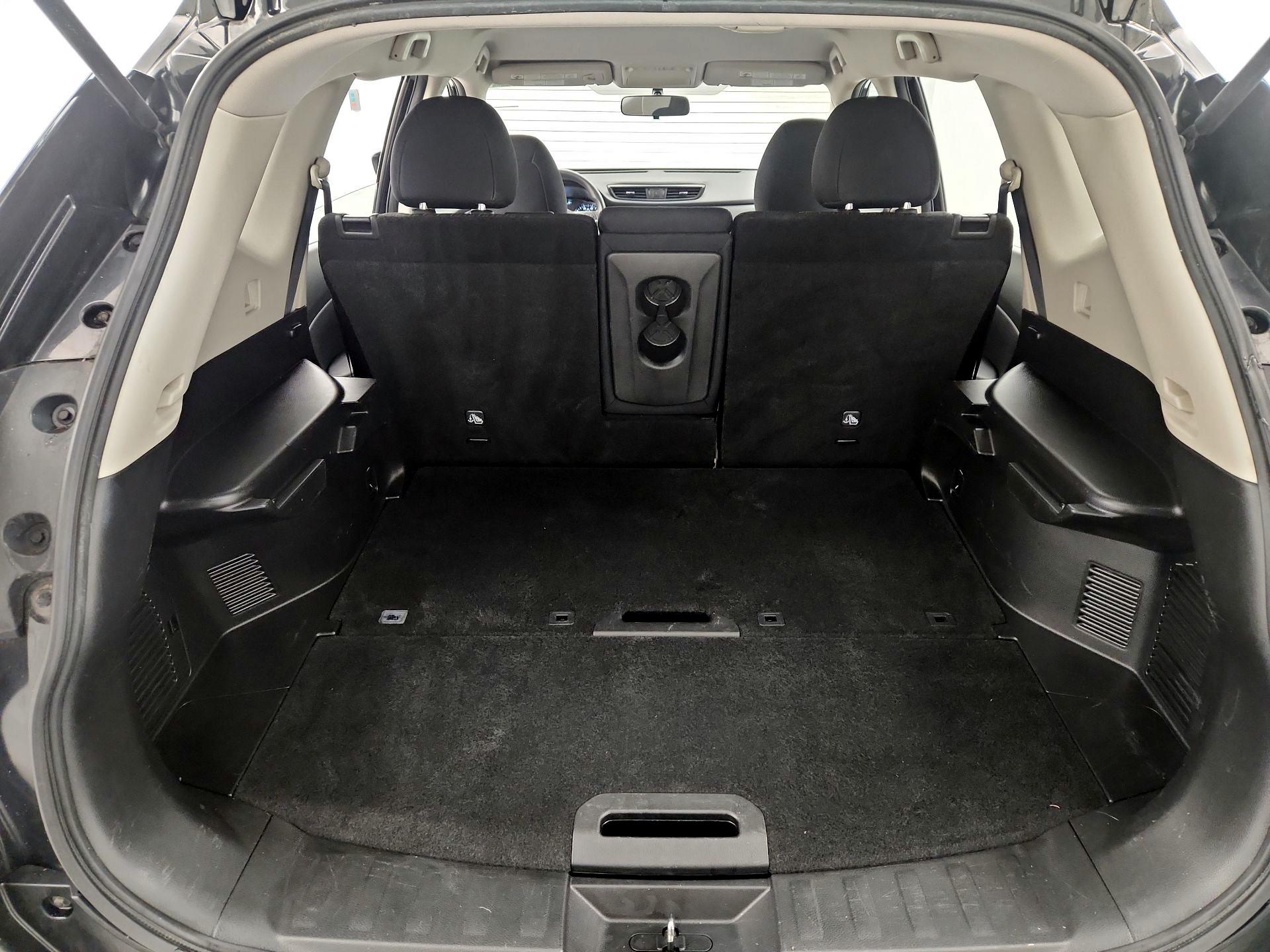 Thumbnail: 2017 Nissan Rogue - 19