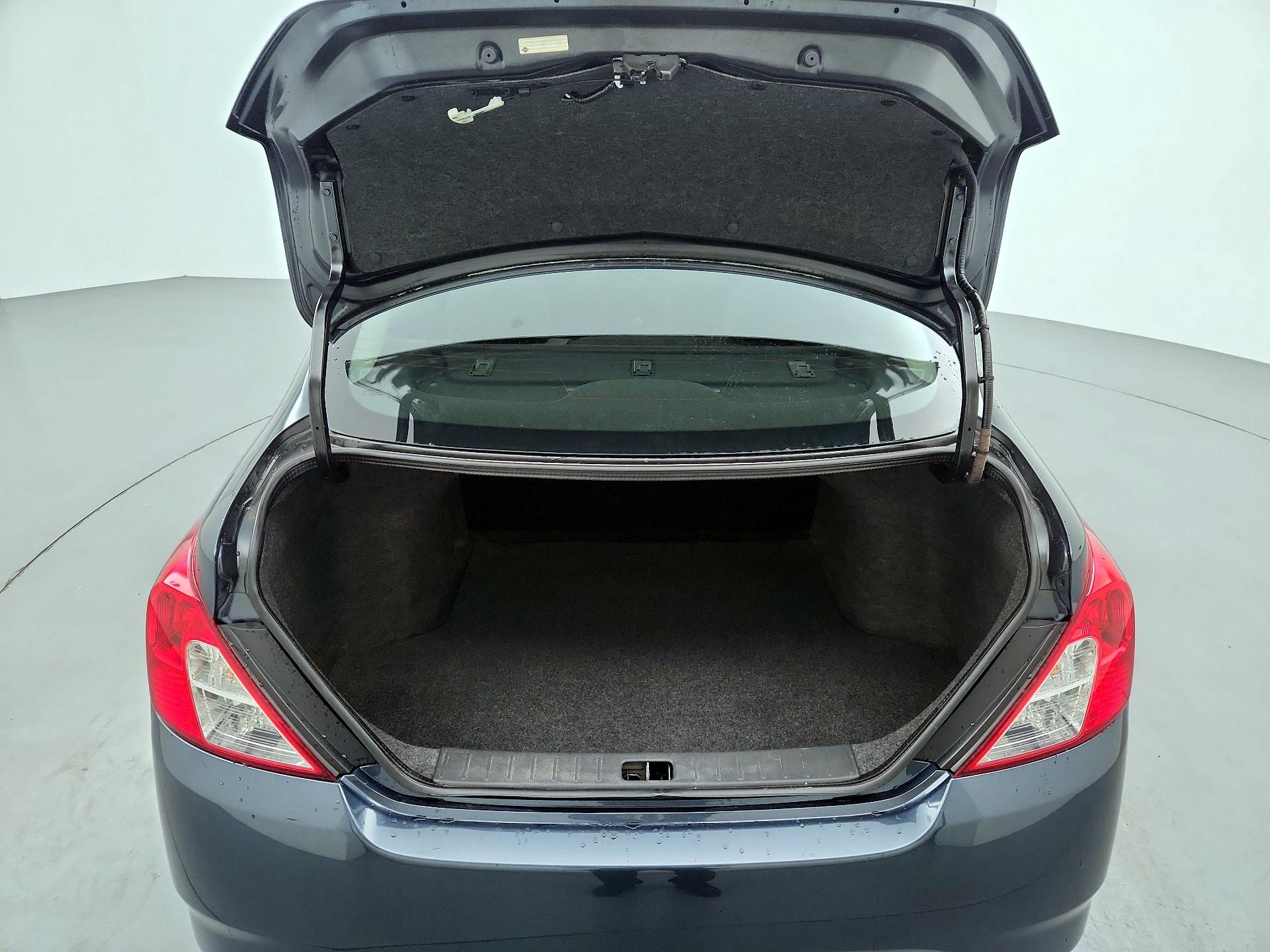 Thumbnail: 2016 Nissan Versa - 19