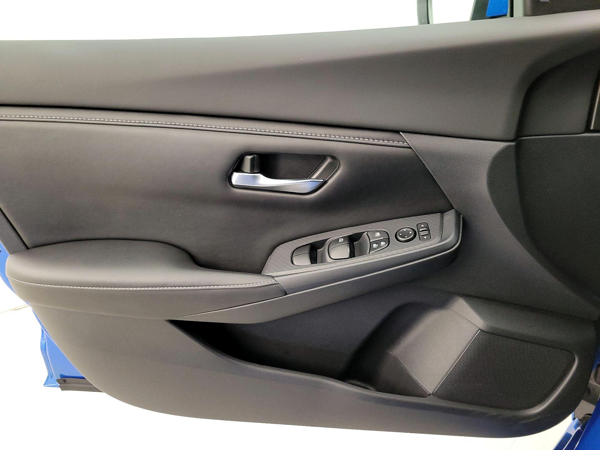 Thumbnail: 2022 Nissan Sentra - 12