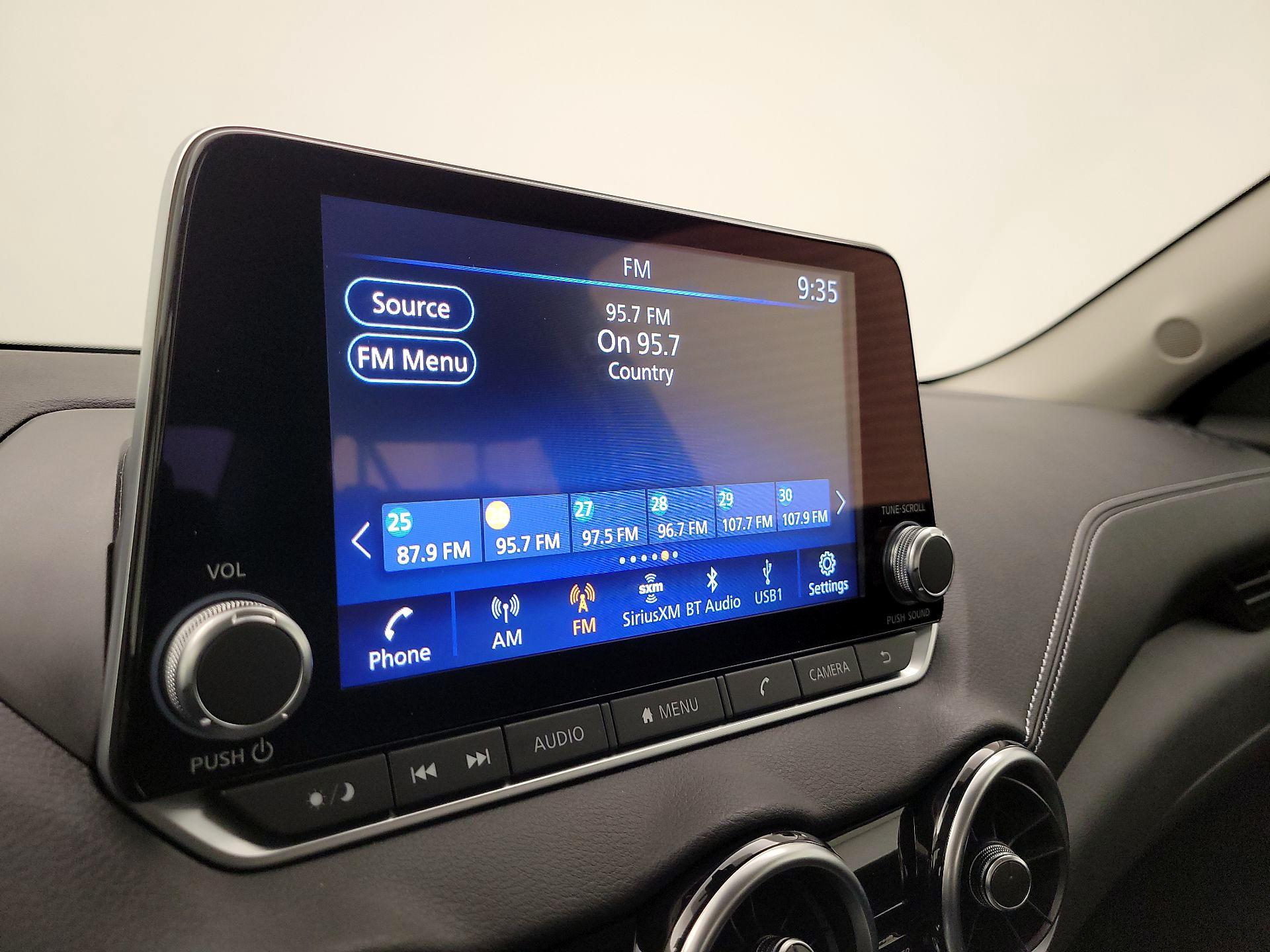 Thumbnail: 2022 Nissan Sentra - 15