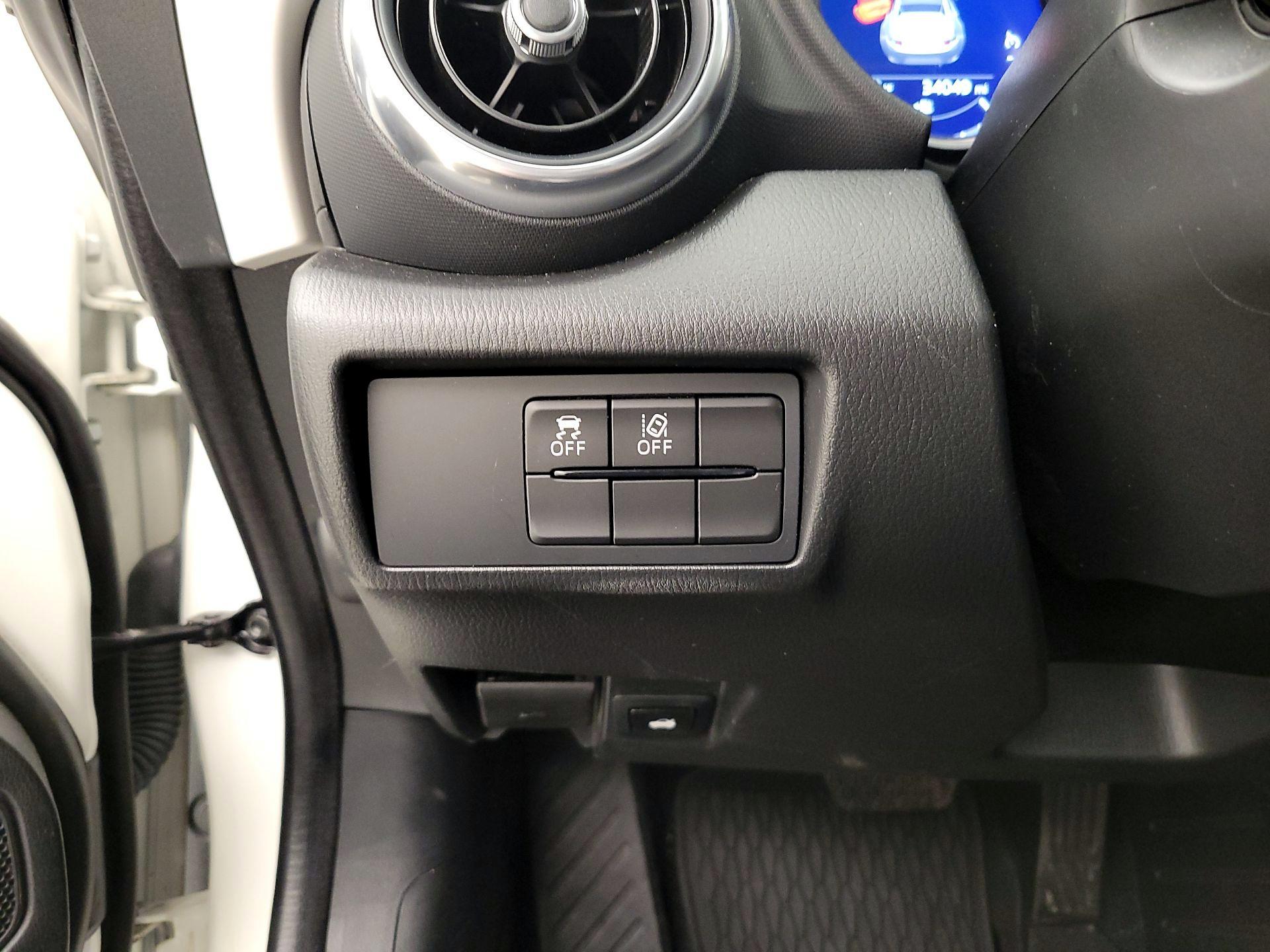 Thumbnail: 2023 Mazda MX-5 Miata - 13